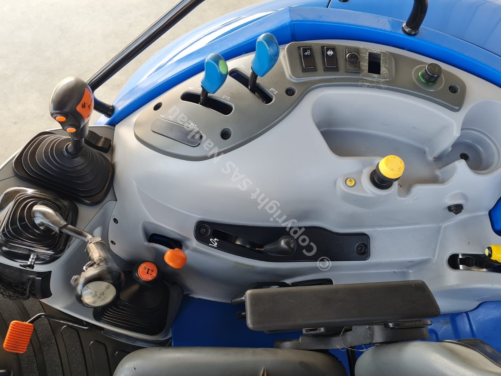 NEW HOLLAND T5 105 DC