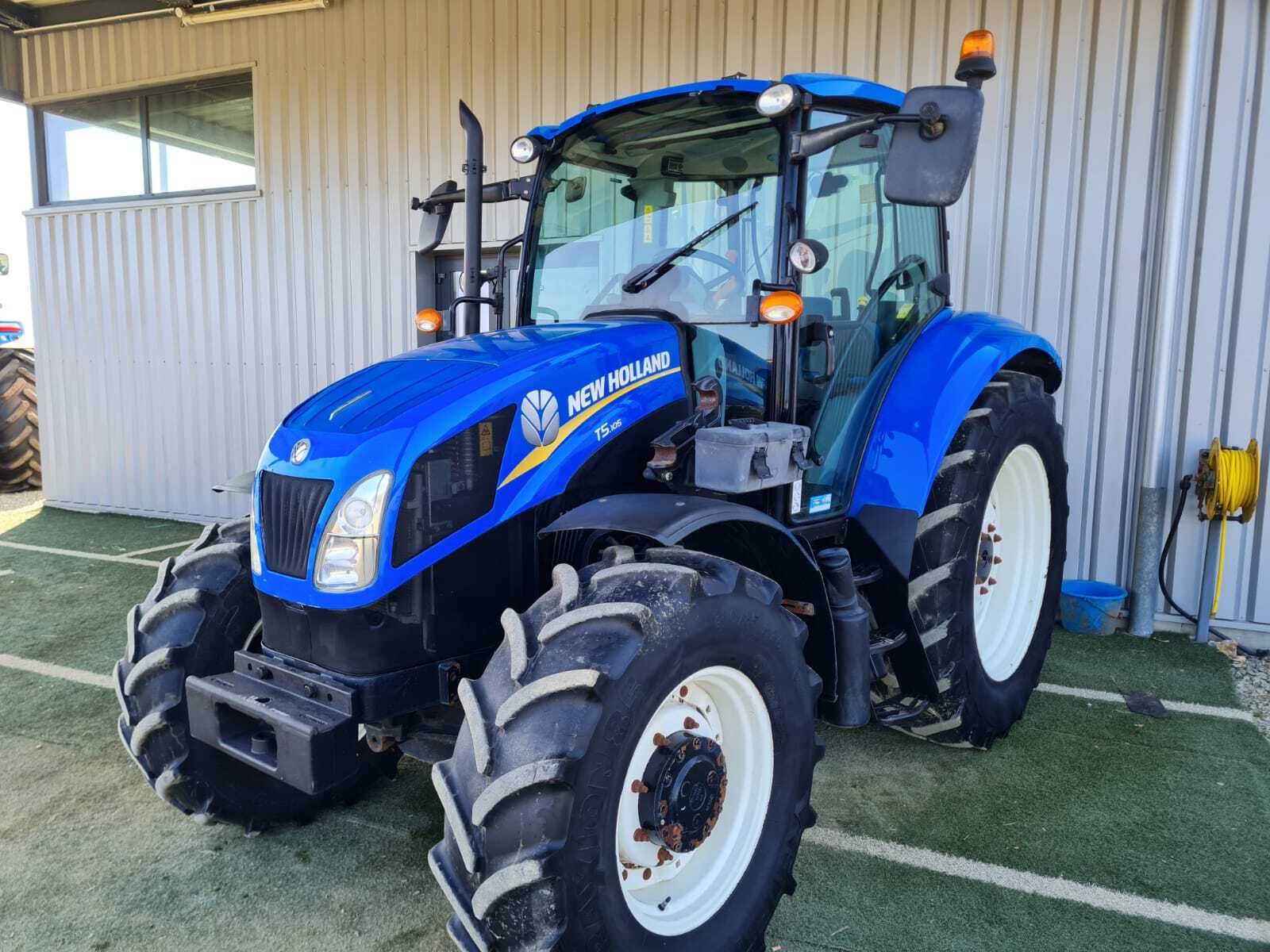 NEW HOLLAND T5.105 DC