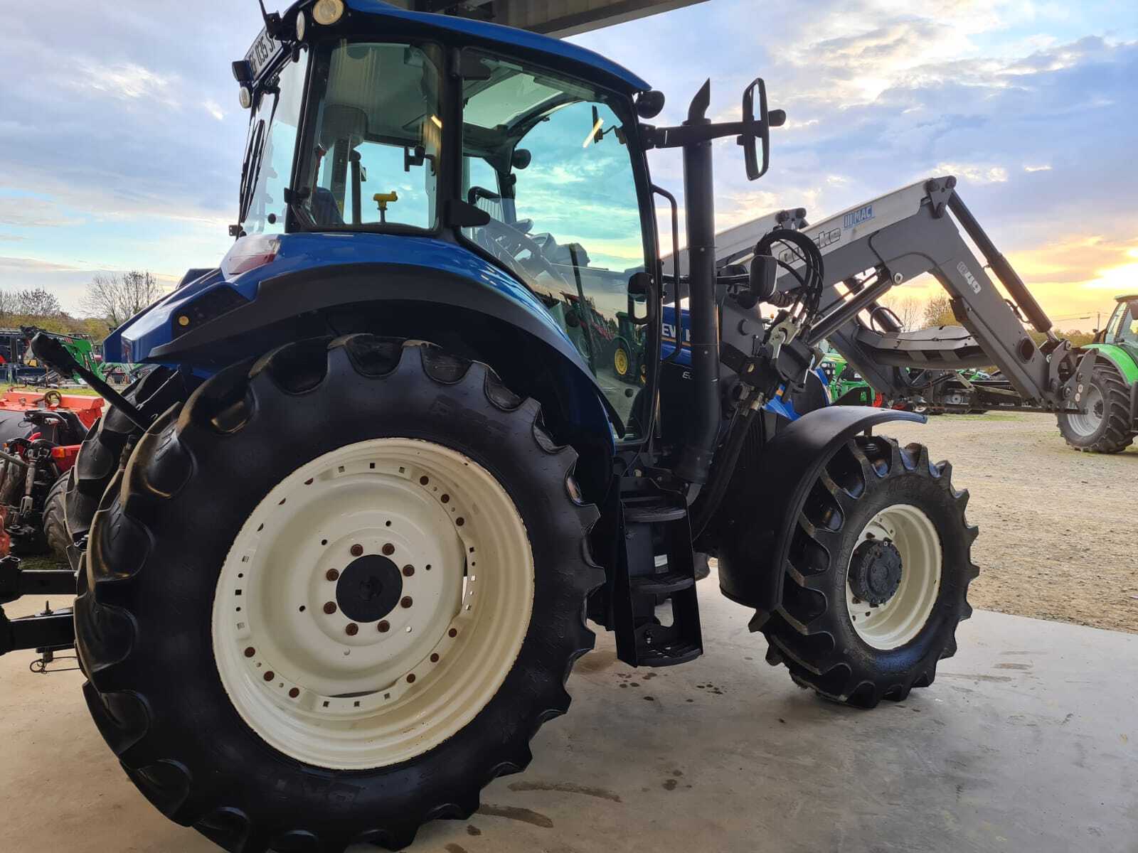 NEW HOLLAND T5.105 EC