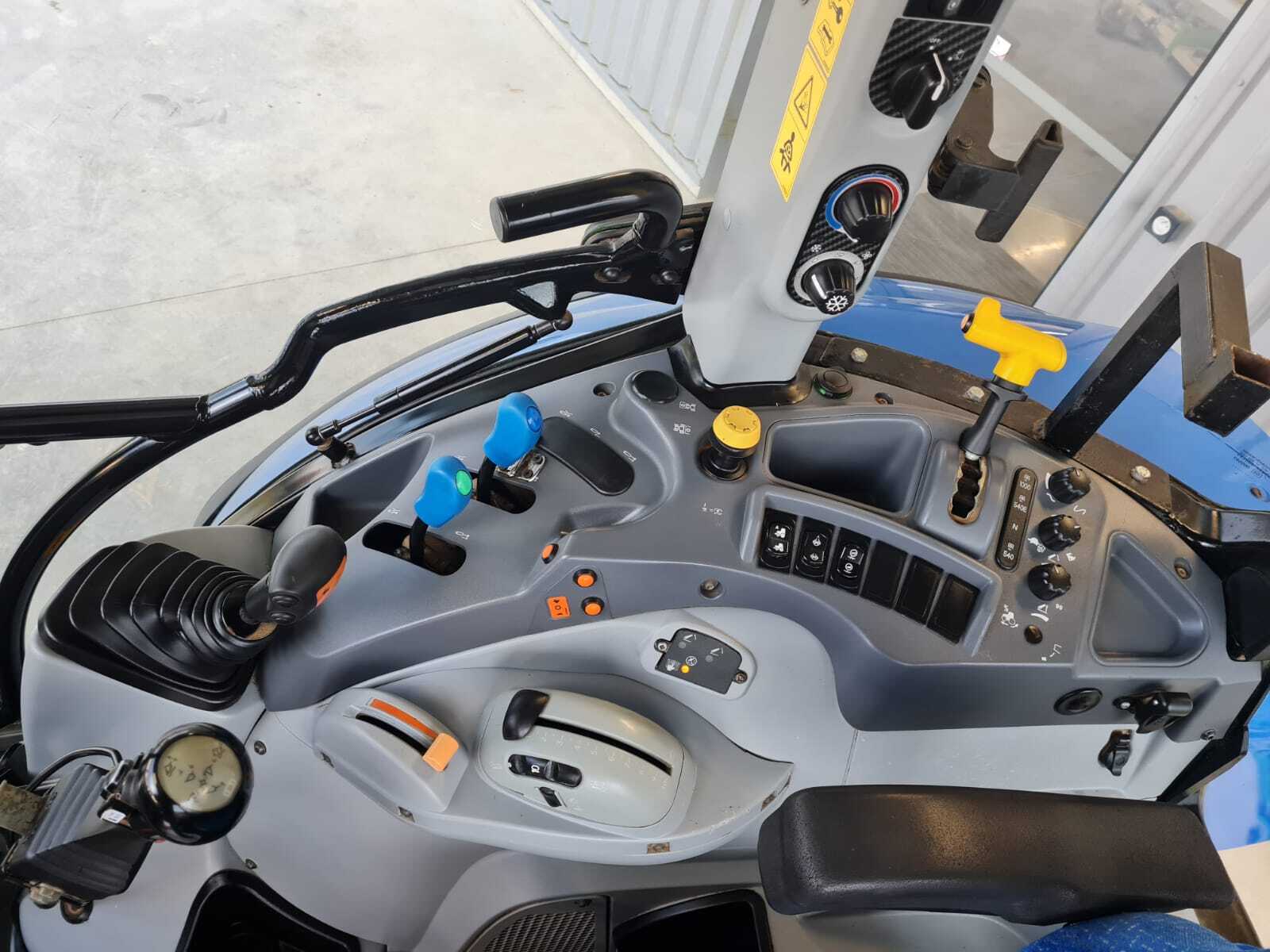 NEW HOLLAND T5.105 EC