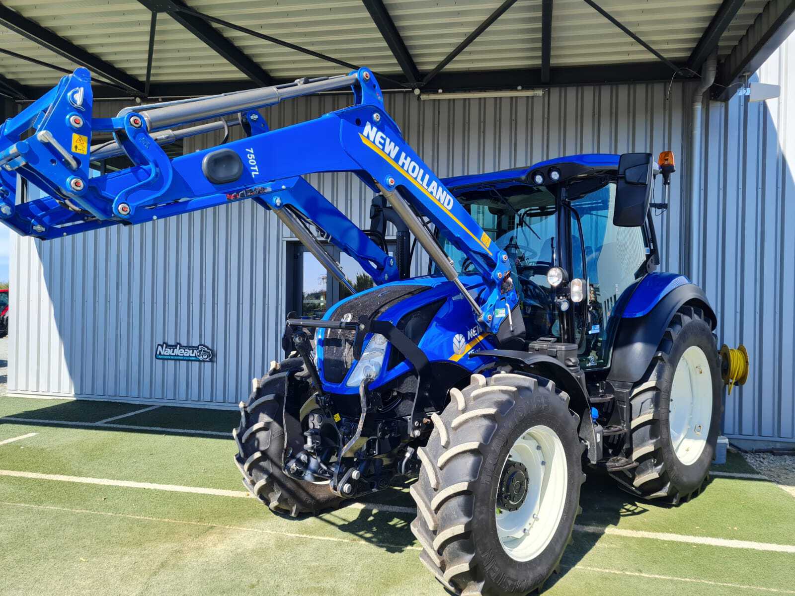 NEW HOLLAND T5.130 AC