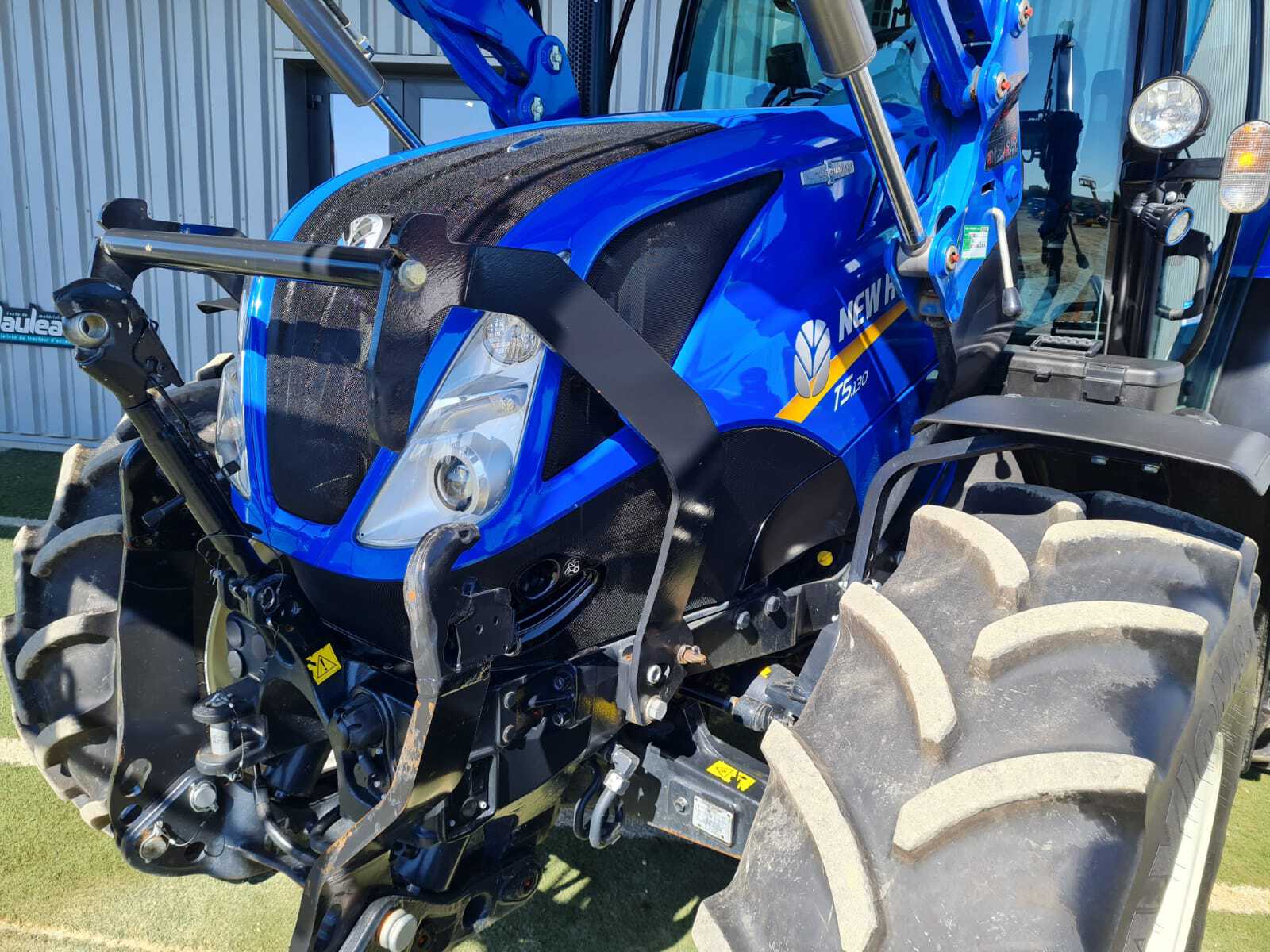 NEW HOLLAND T5.130 AC