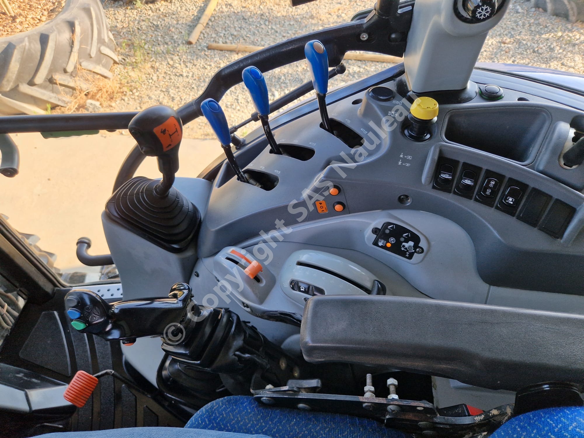 NEW HOLLAND T5.115 DC