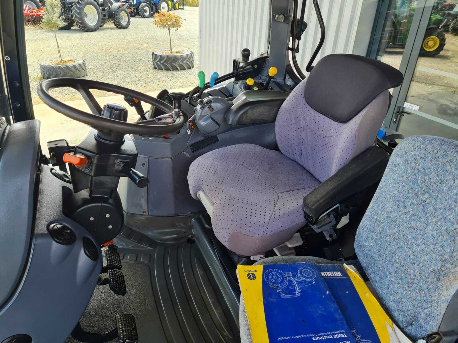 NEW HOLLAND T6020 ELITE