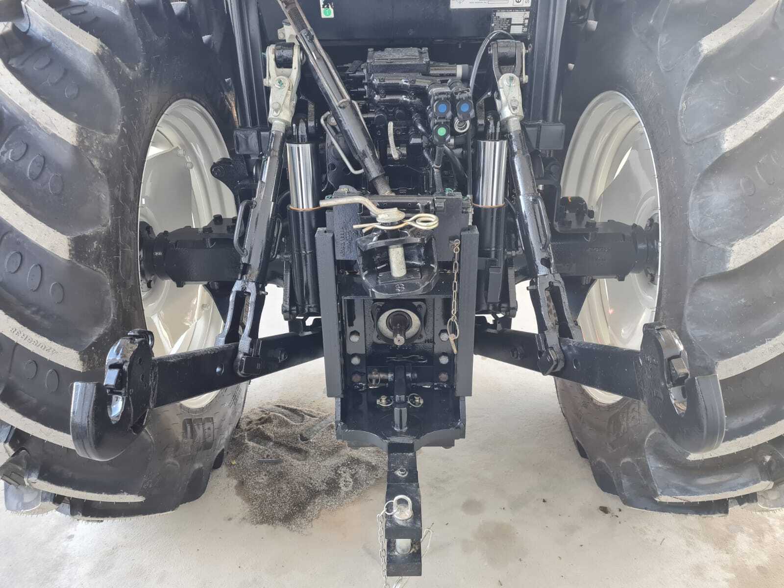 NEW HOLLAND T6020 ELITE