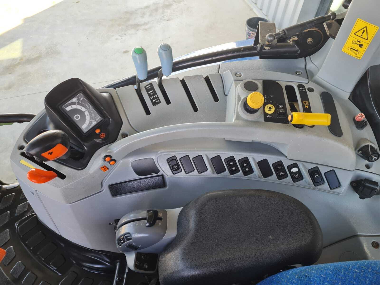 NEW HOLLAND T6020 ELITE