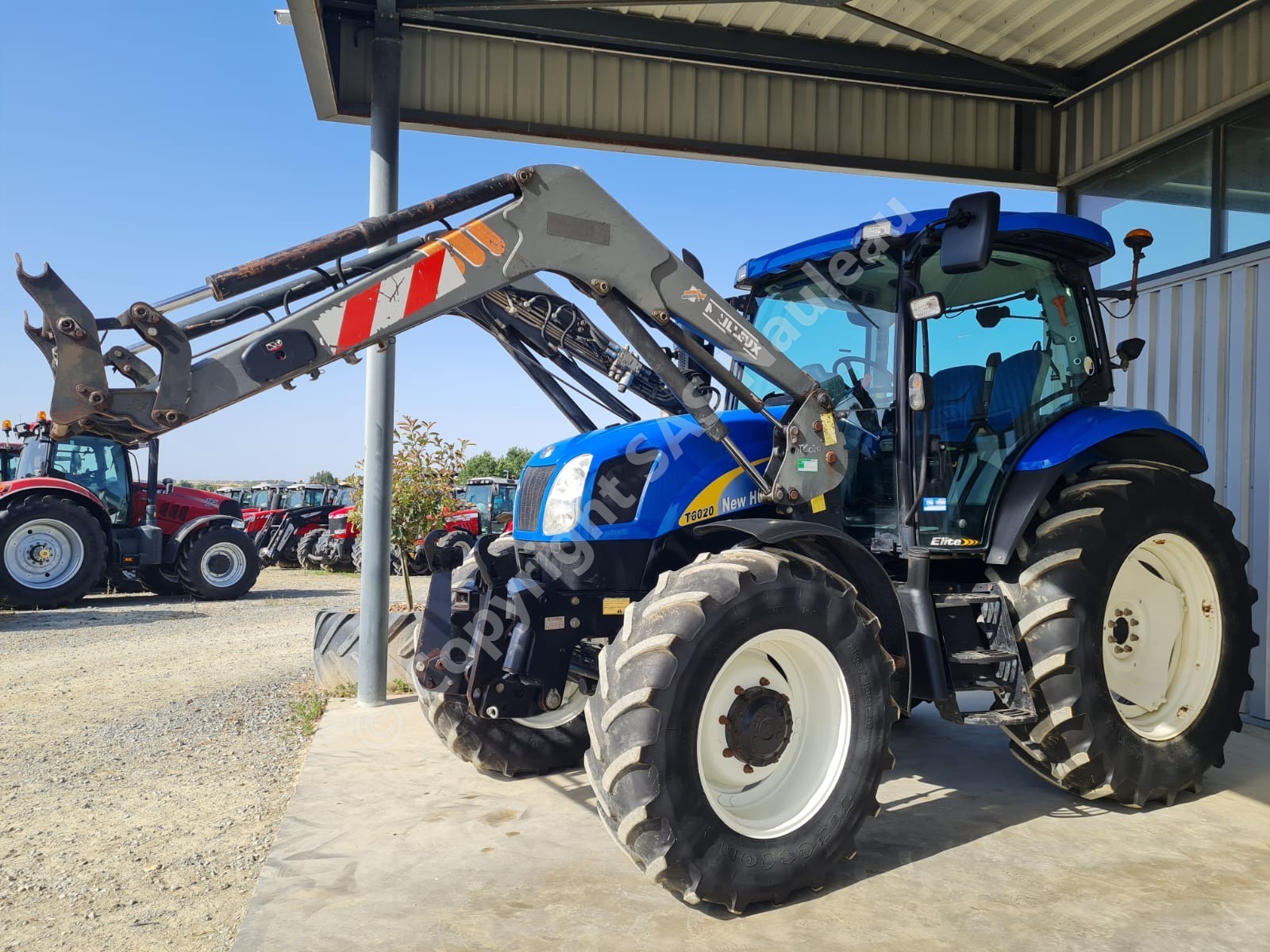 NEW HOLLAND T6020 ELITE