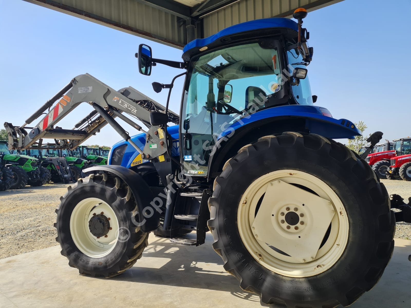 NEW HOLLAND T6020 ELITE