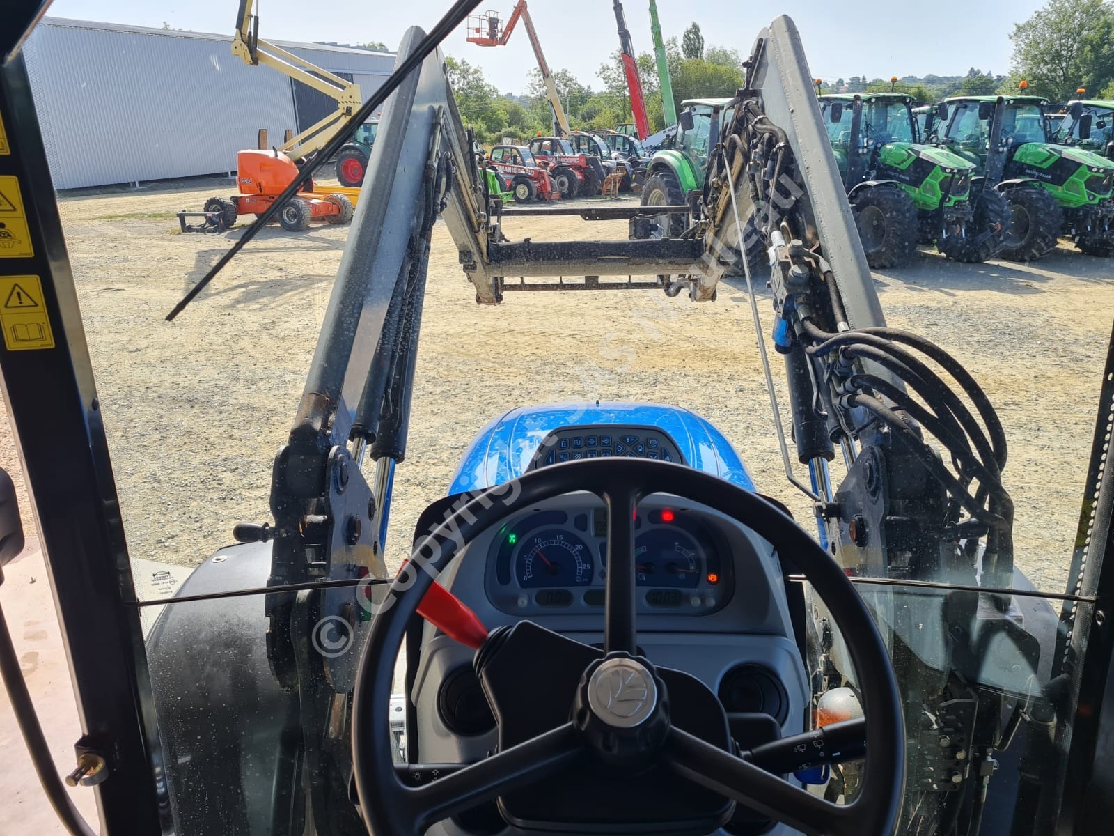 NEW HOLLAND T6020 ELITE