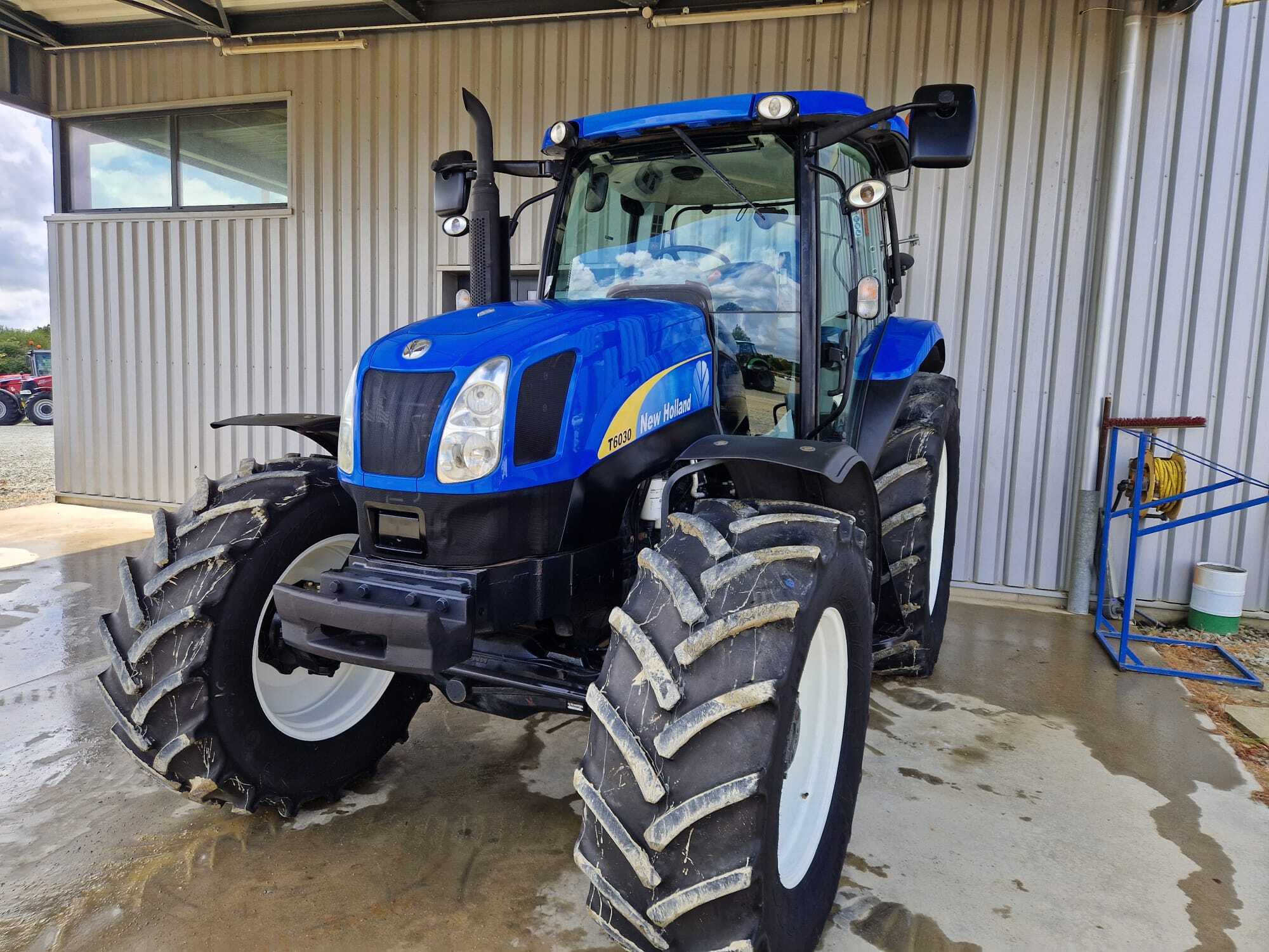 NEW HOLLAND T6030 ELITE