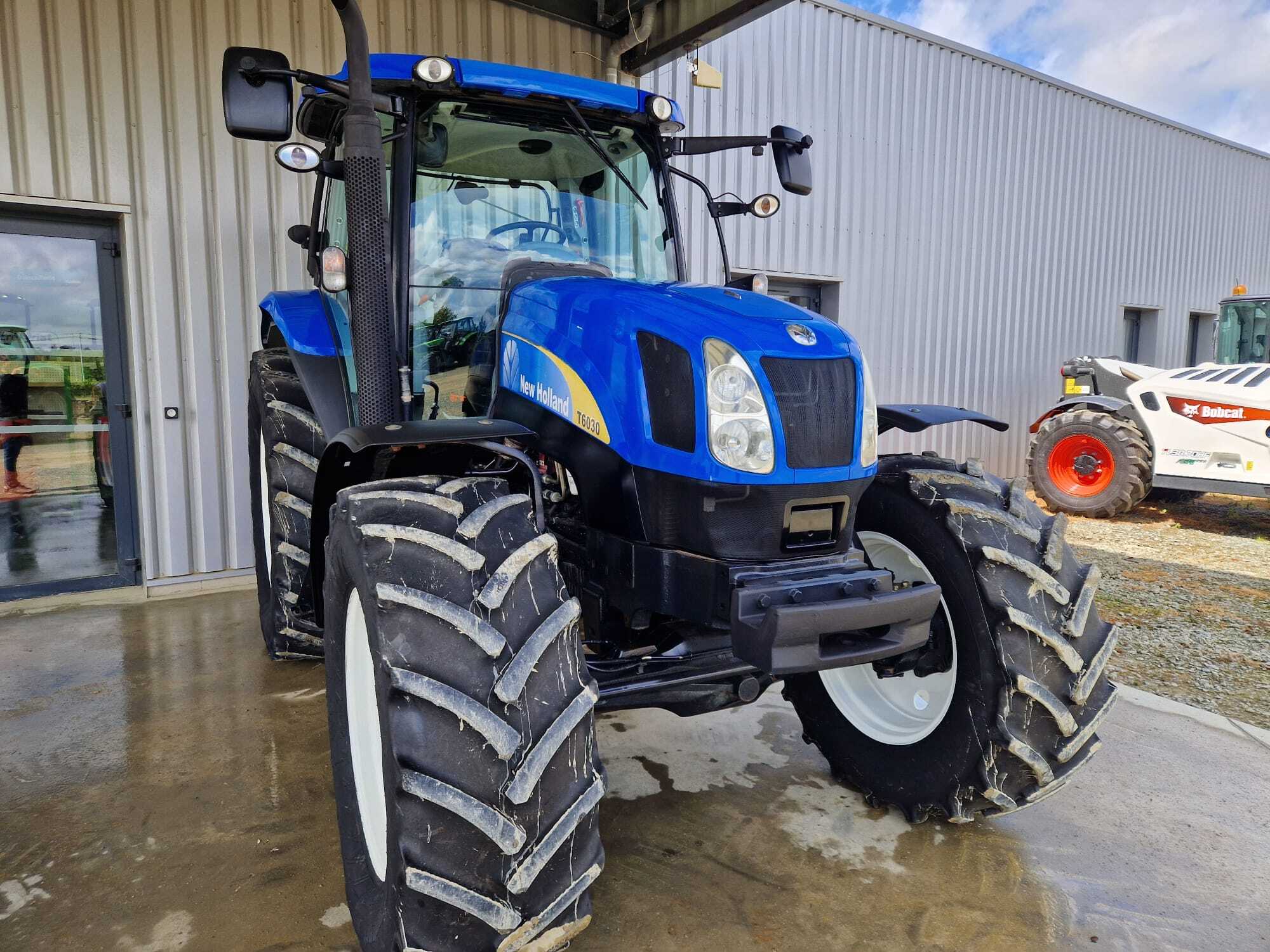 NEW HOLLAND T6030 ELITE