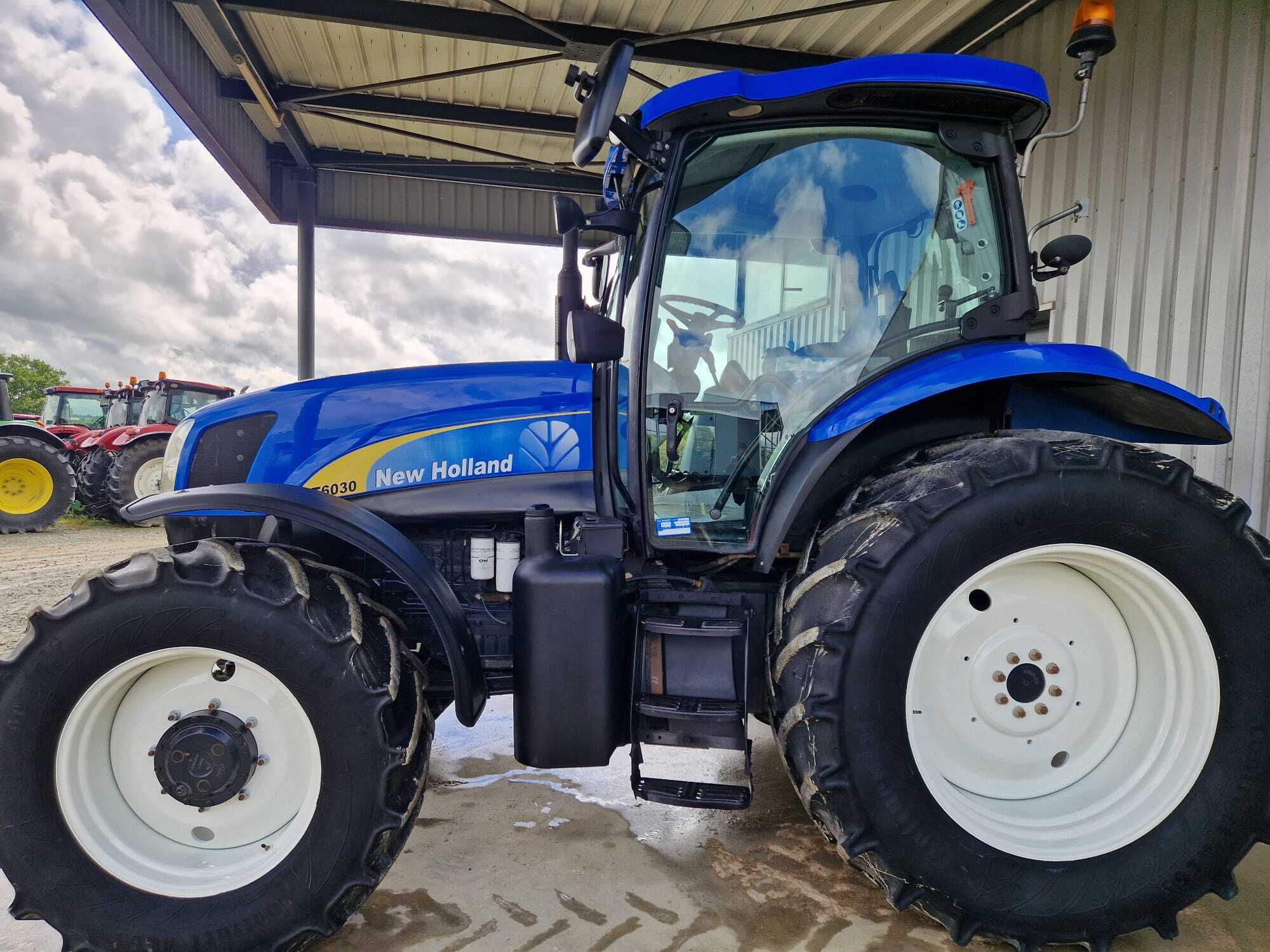 NEW HOLLAND T6030 ELITE