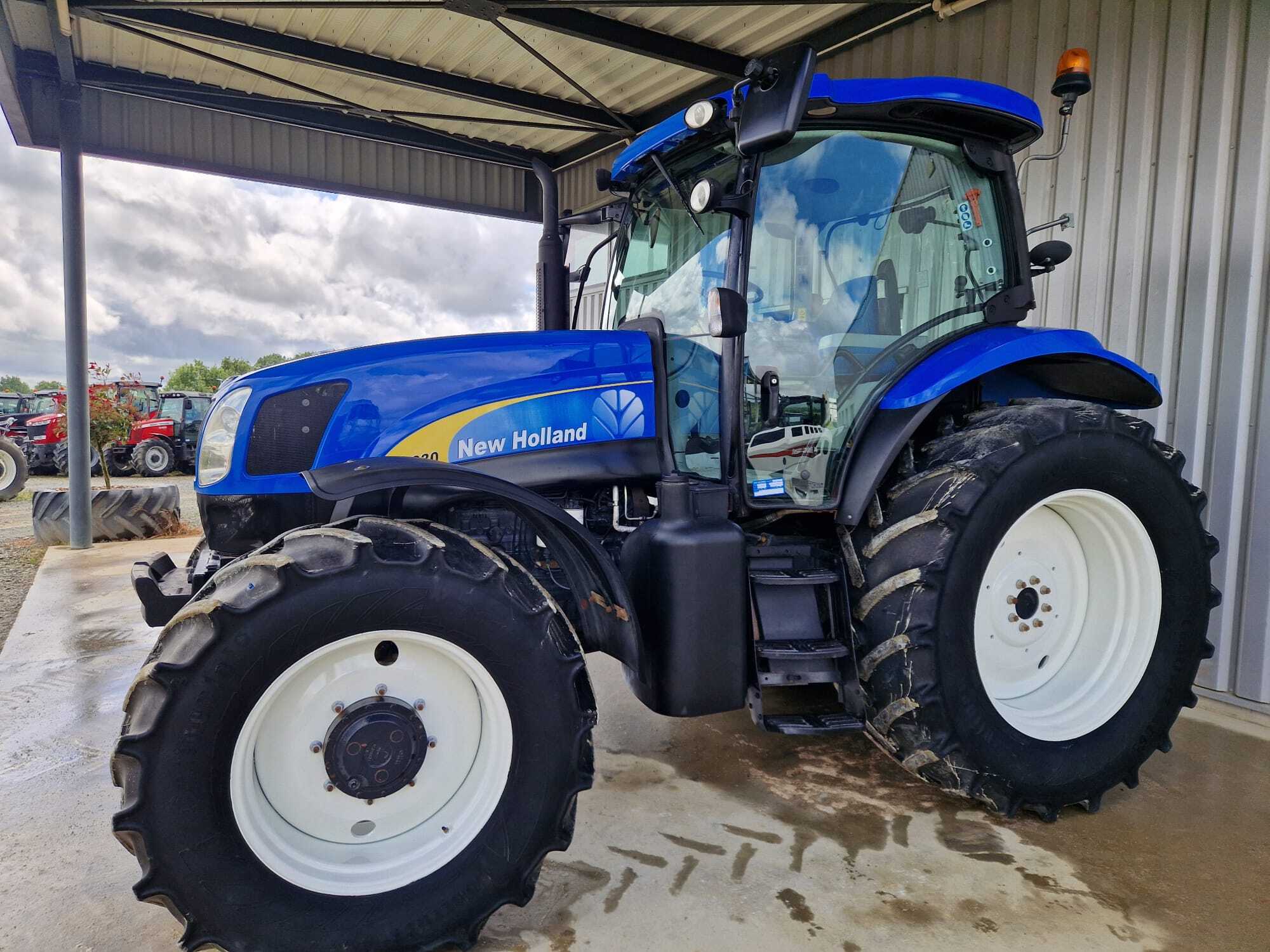NEW HOLLAND T6030 ELITE