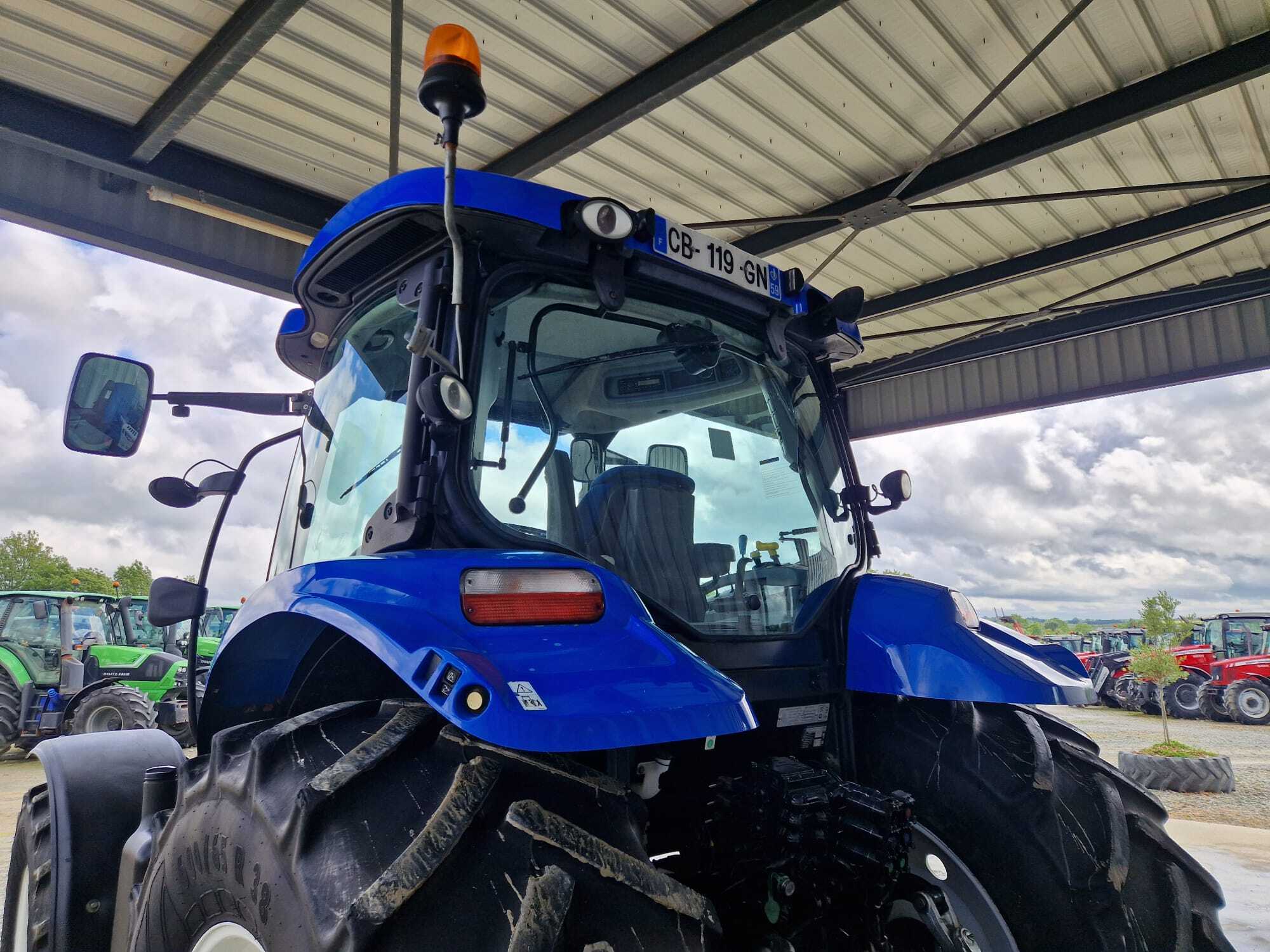 NEW HOLLAND T6030 ELITE