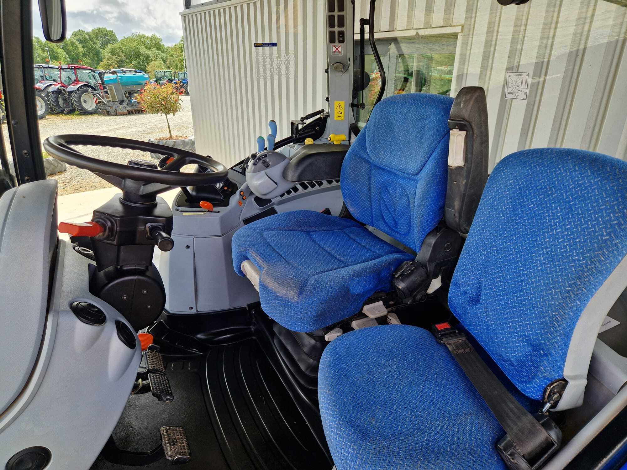 NEW HOLLAND T6030 ELITE