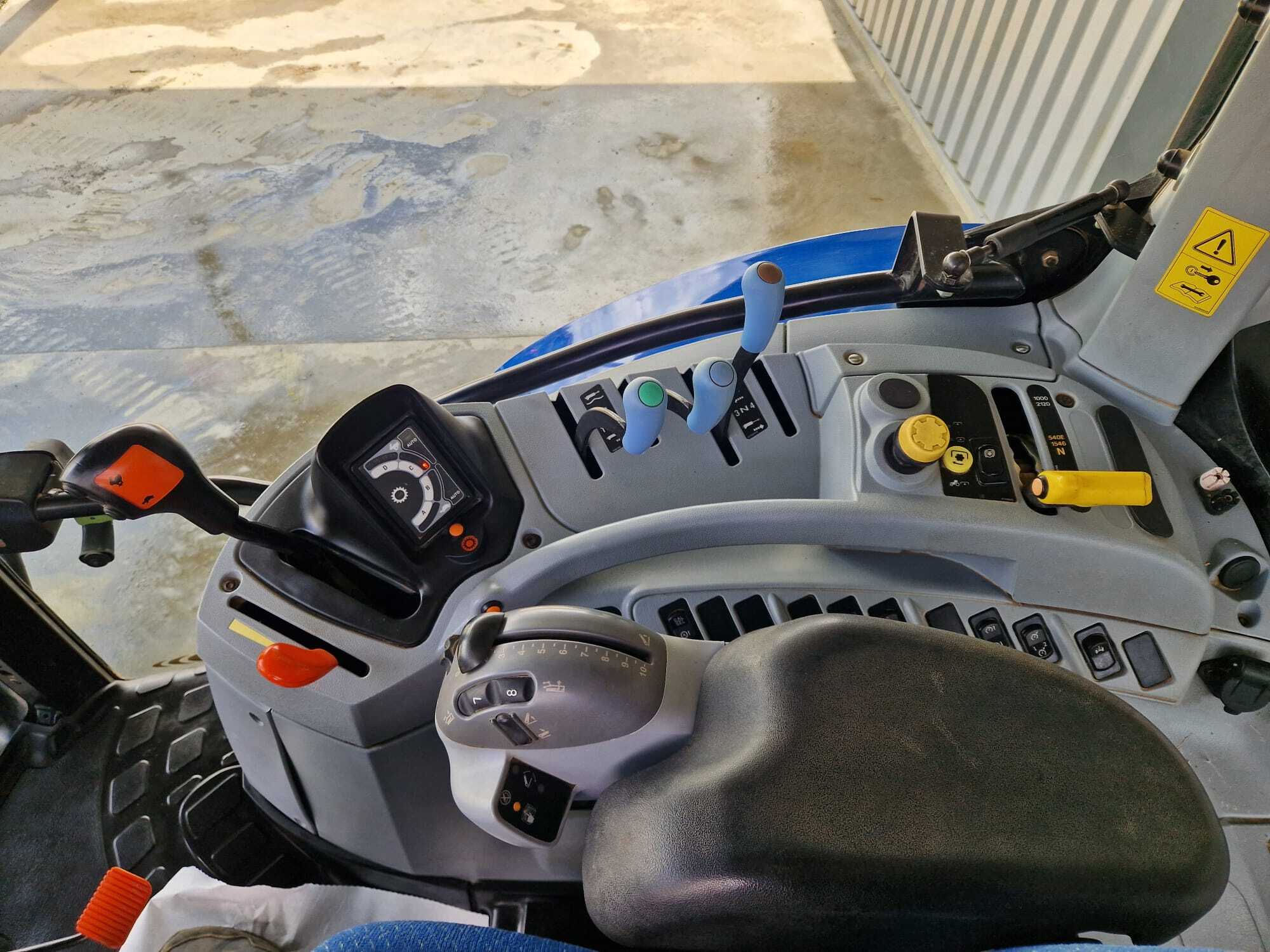 NEW HOLLAND T6030 ELITE