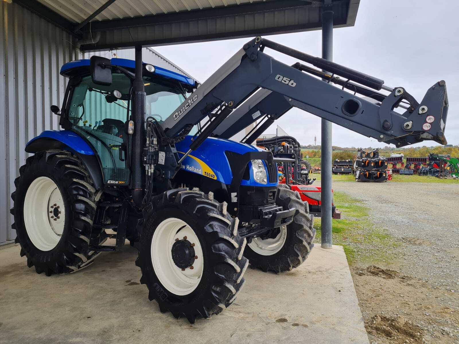 NEW HOLLAND T6040 ELITE