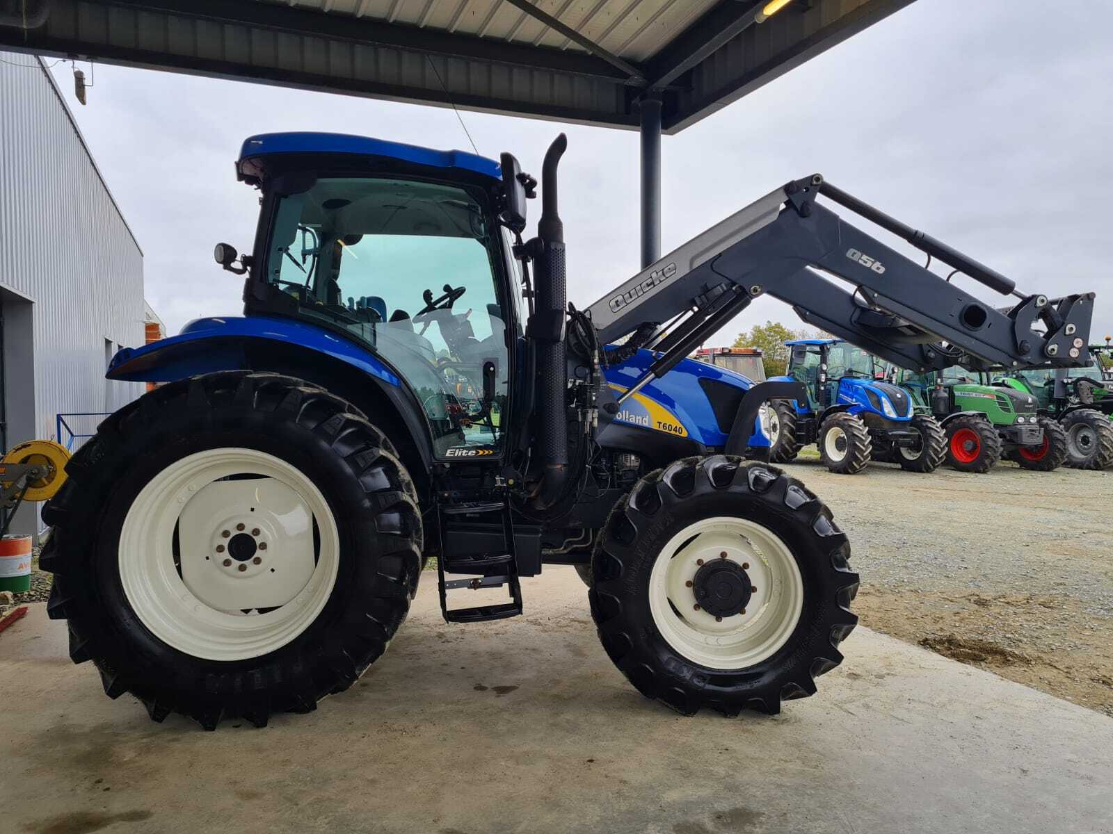 NEW HOLLAND T6040 ELITE