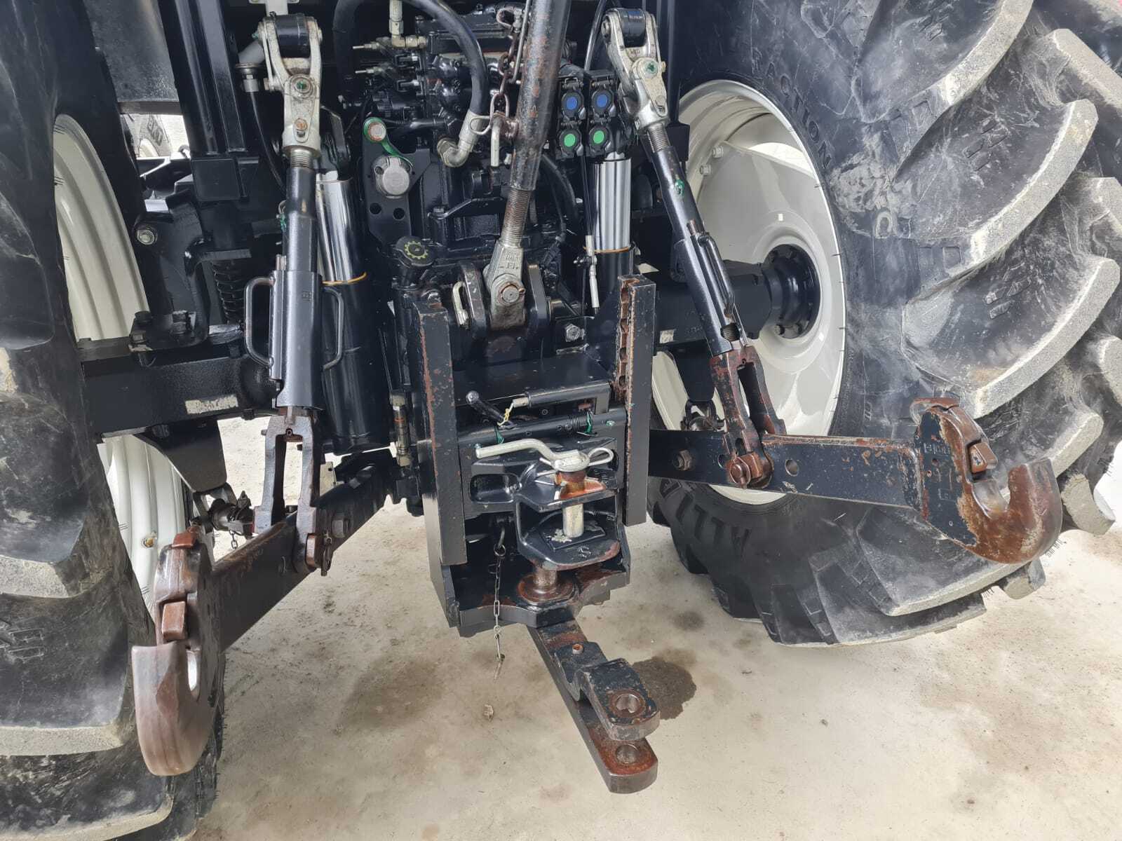 NEW HOLLAND T6040 ELITE