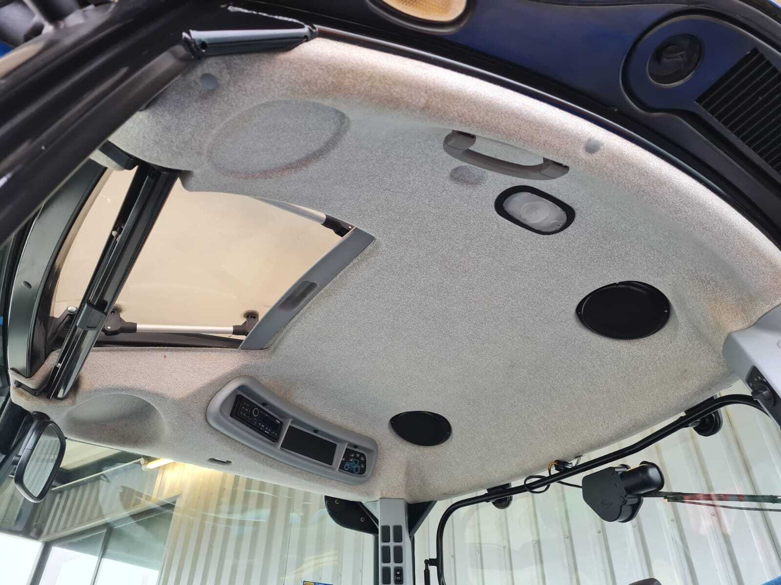 NEW HOLLAND T6040 ELITE