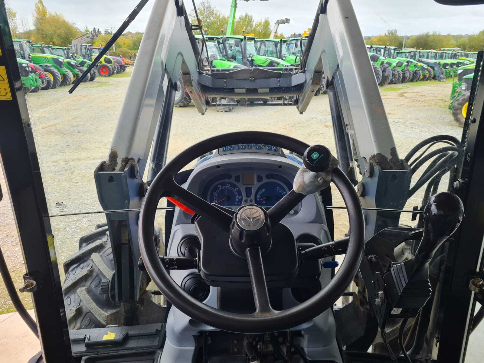 NEW HOLLAND T6040 ELITE