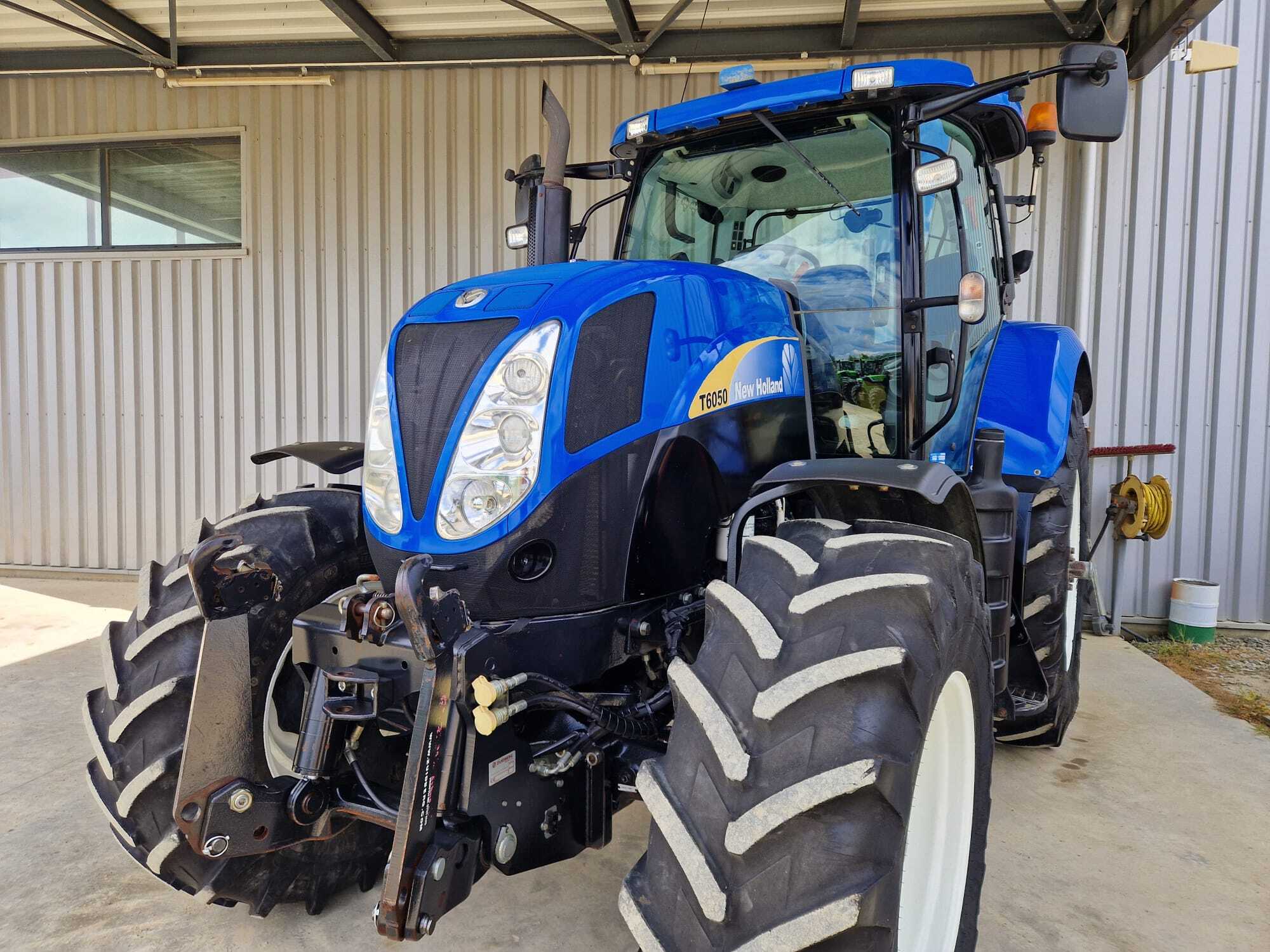 NEW HOLLAND T6050 PC