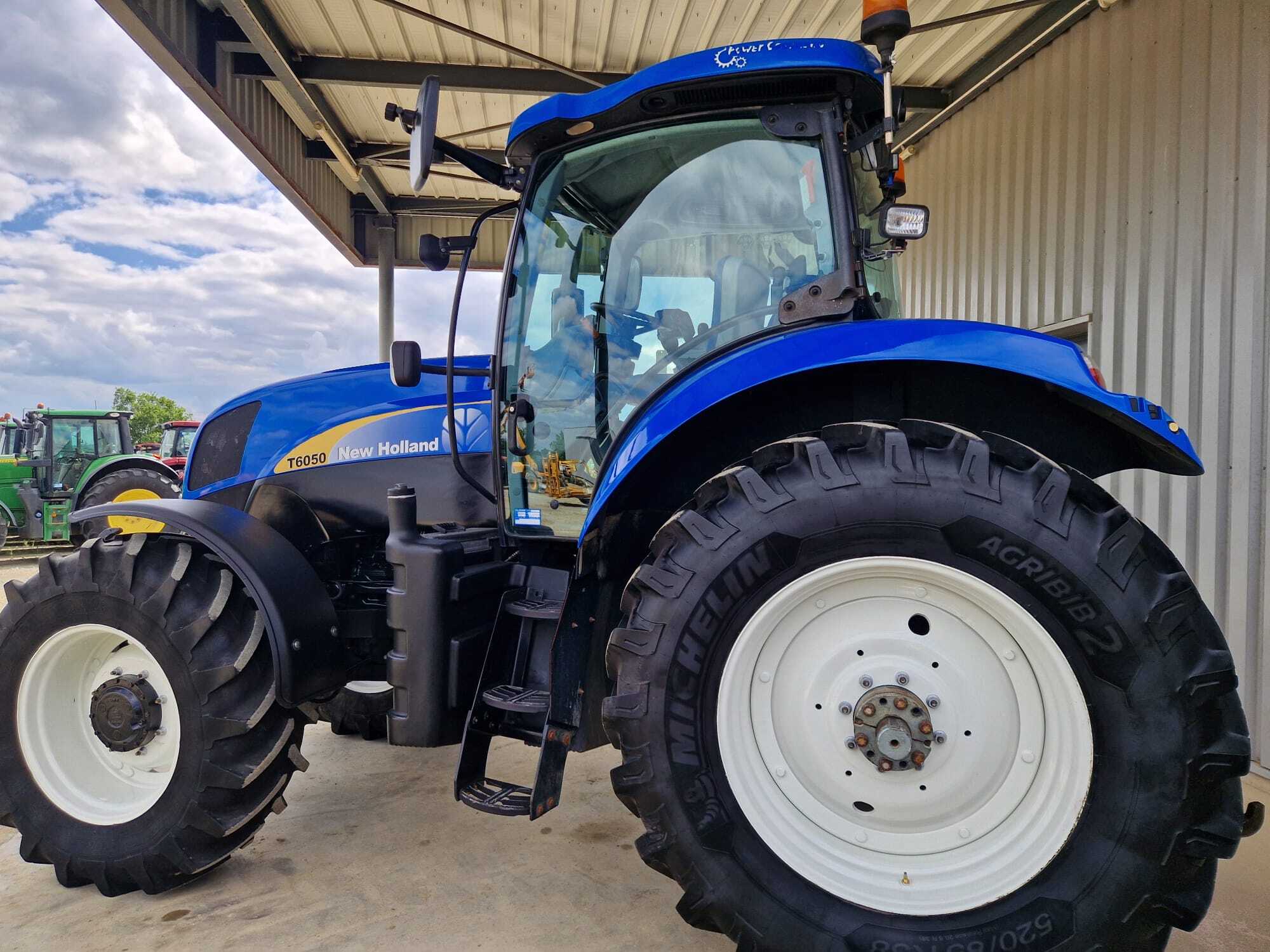 NEW HOLLAND T6050 PC