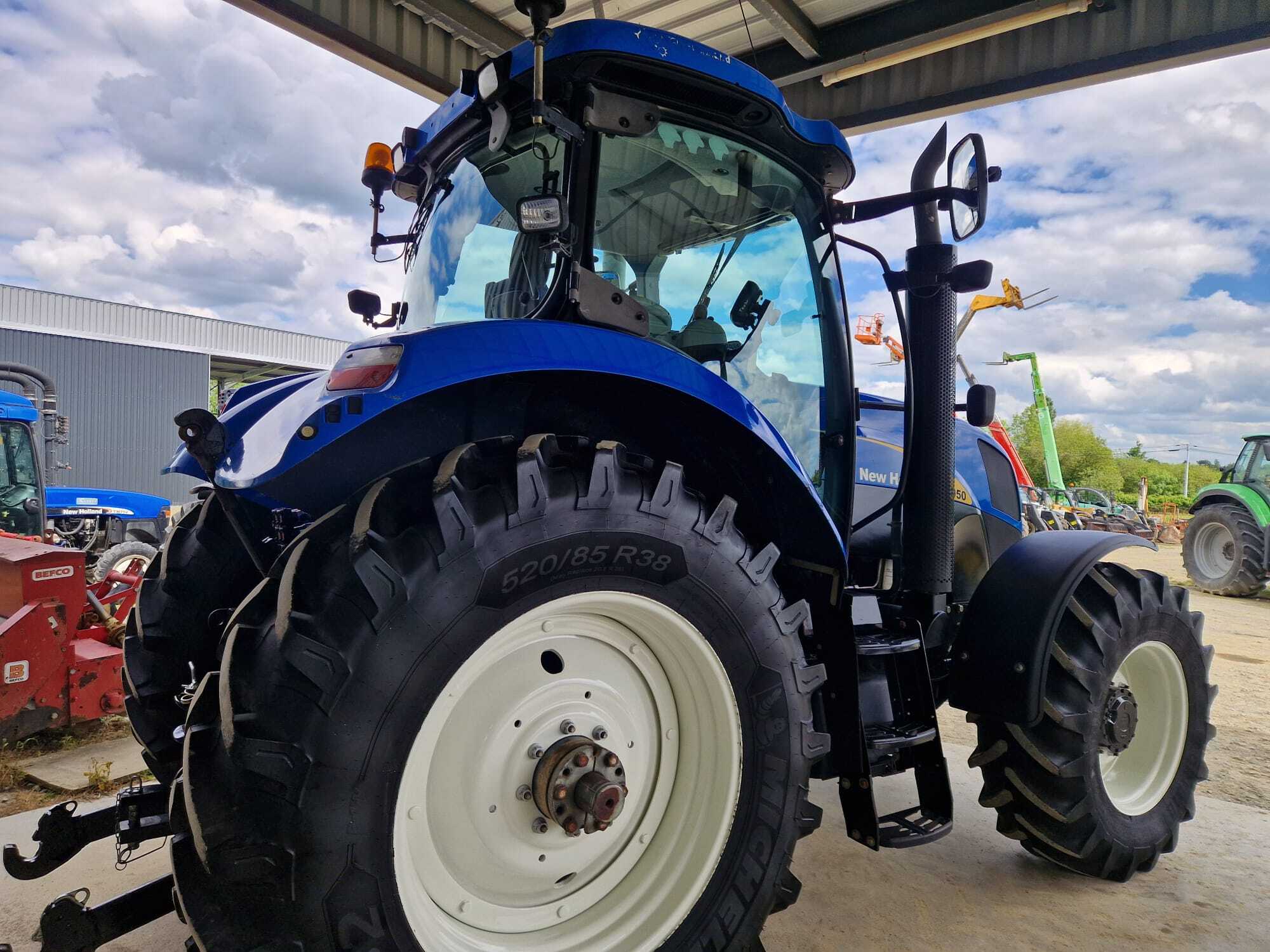 NEW HOLLAND T6050 PC