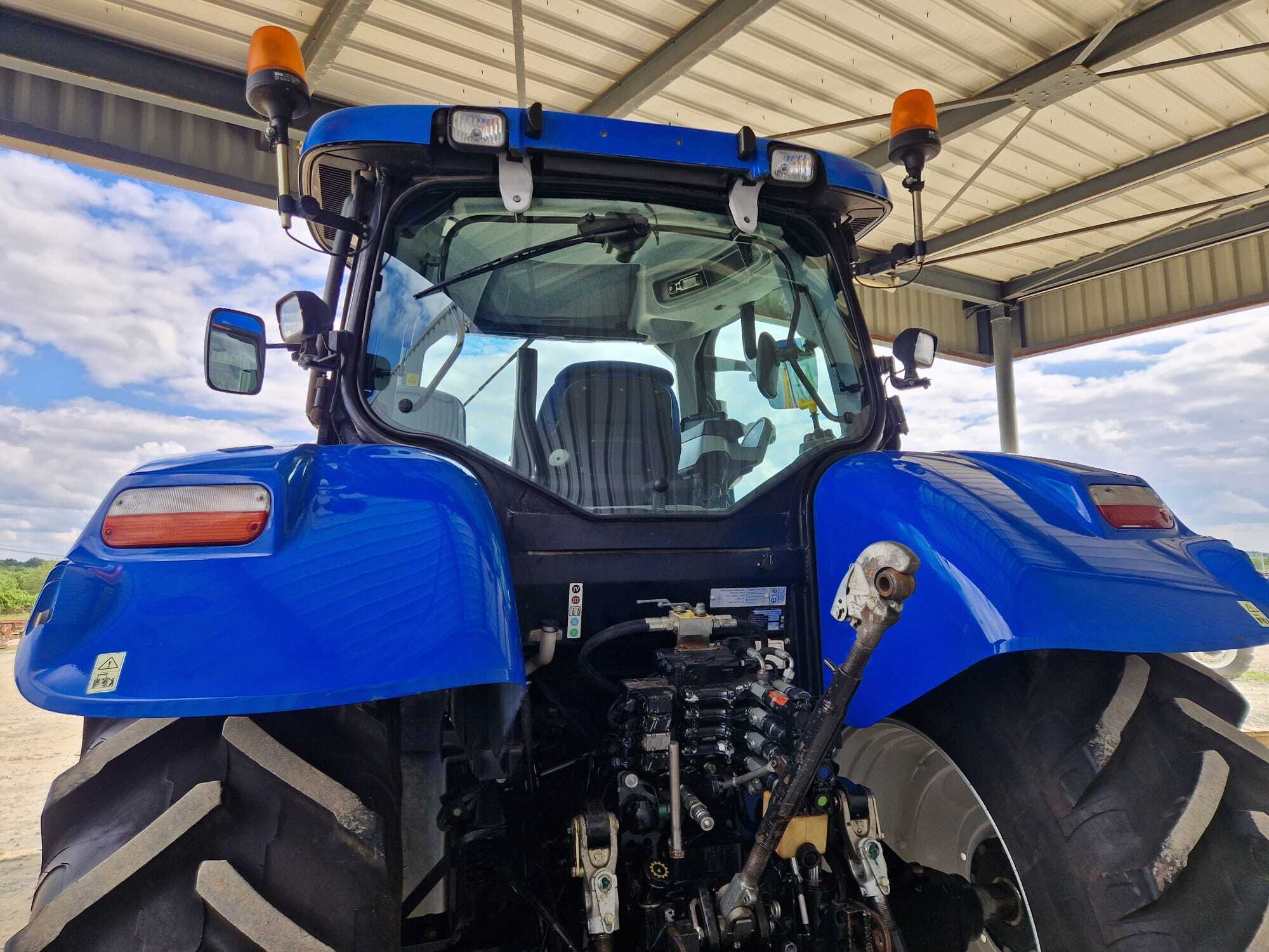 NEW HOLLAND T6050 PC