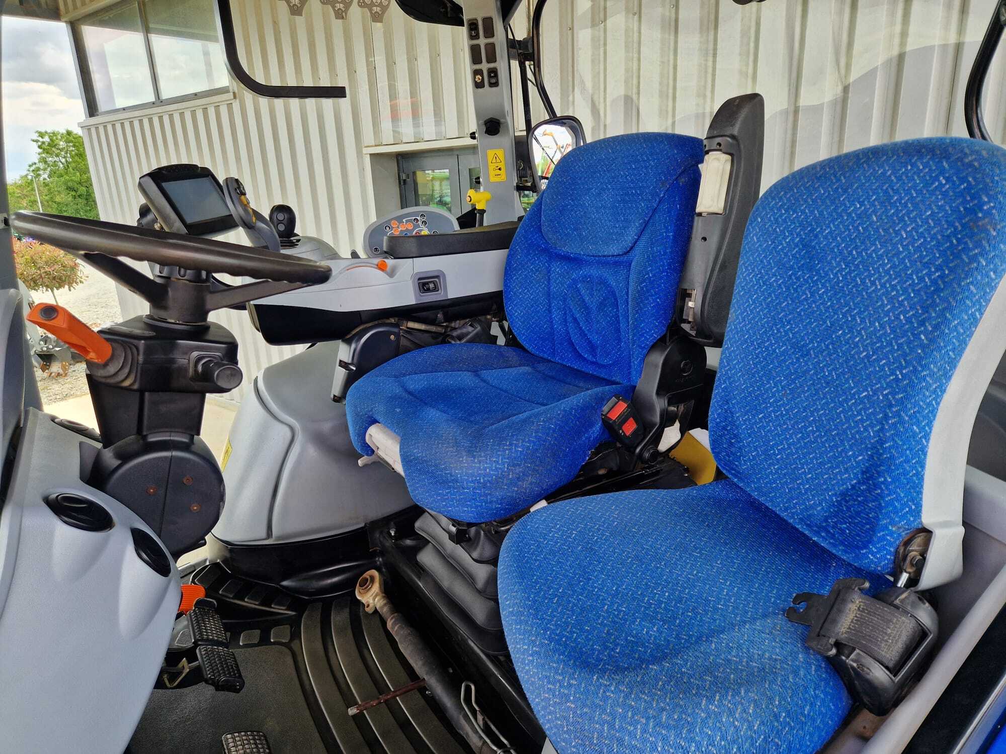 NEW HOLLAND T6050 PC