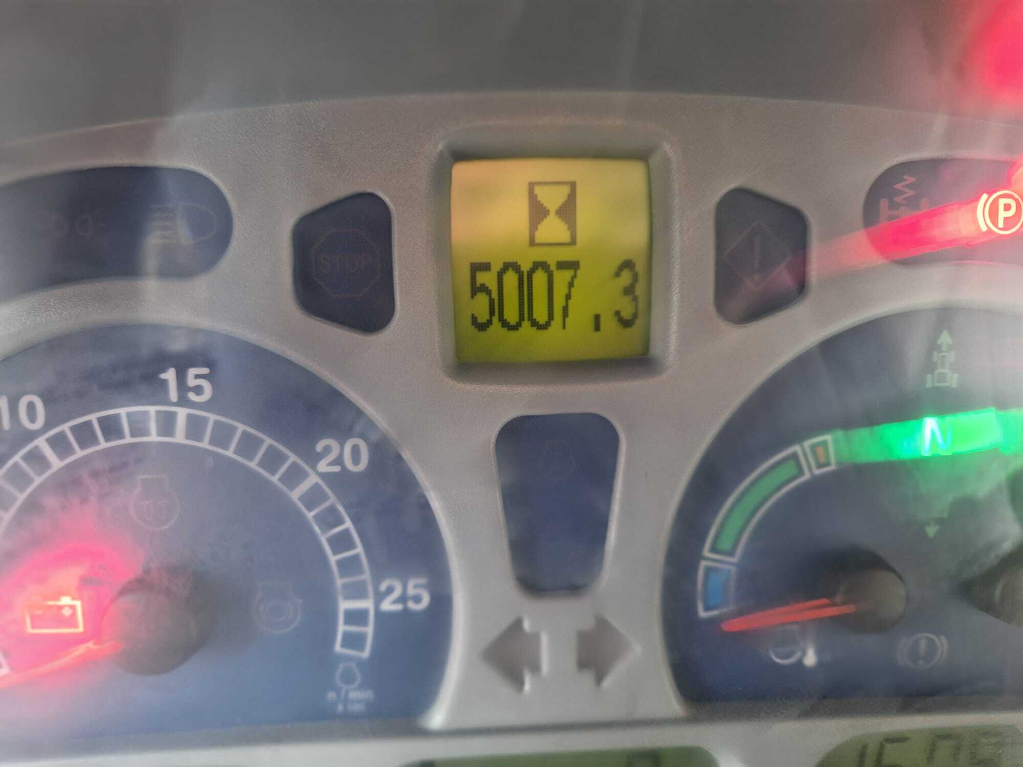 NEW HOLLAND T6050 PC