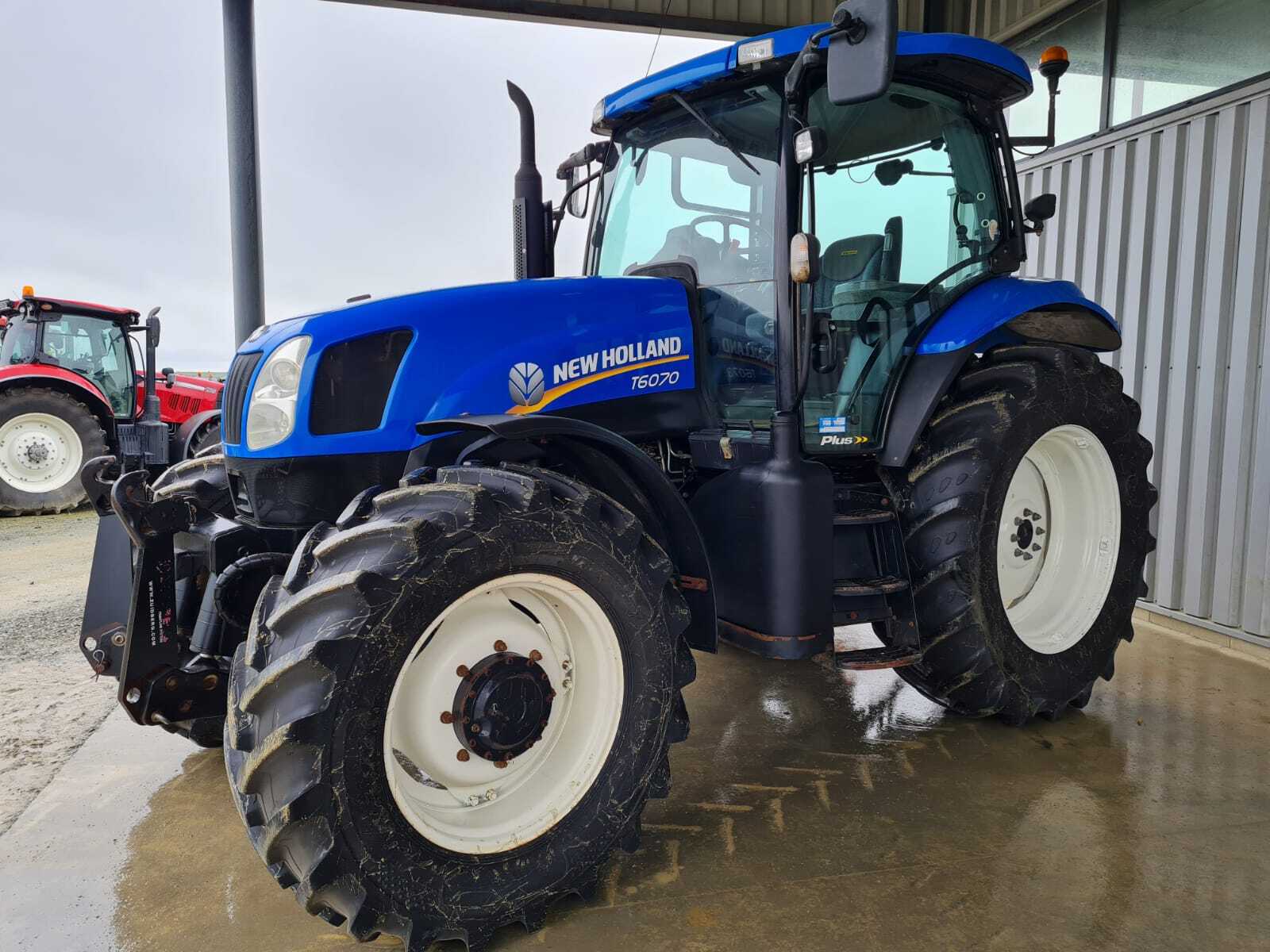 NEW HOLLAND T6070 PLUS