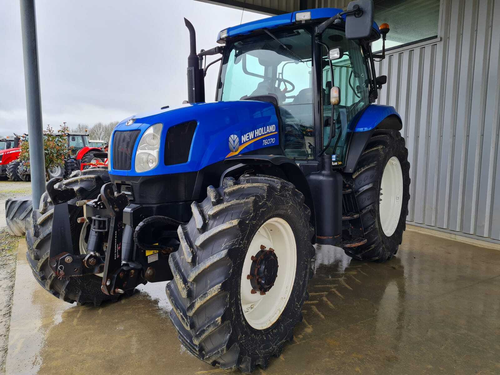 NEW HOLLAND T6070 PLUS