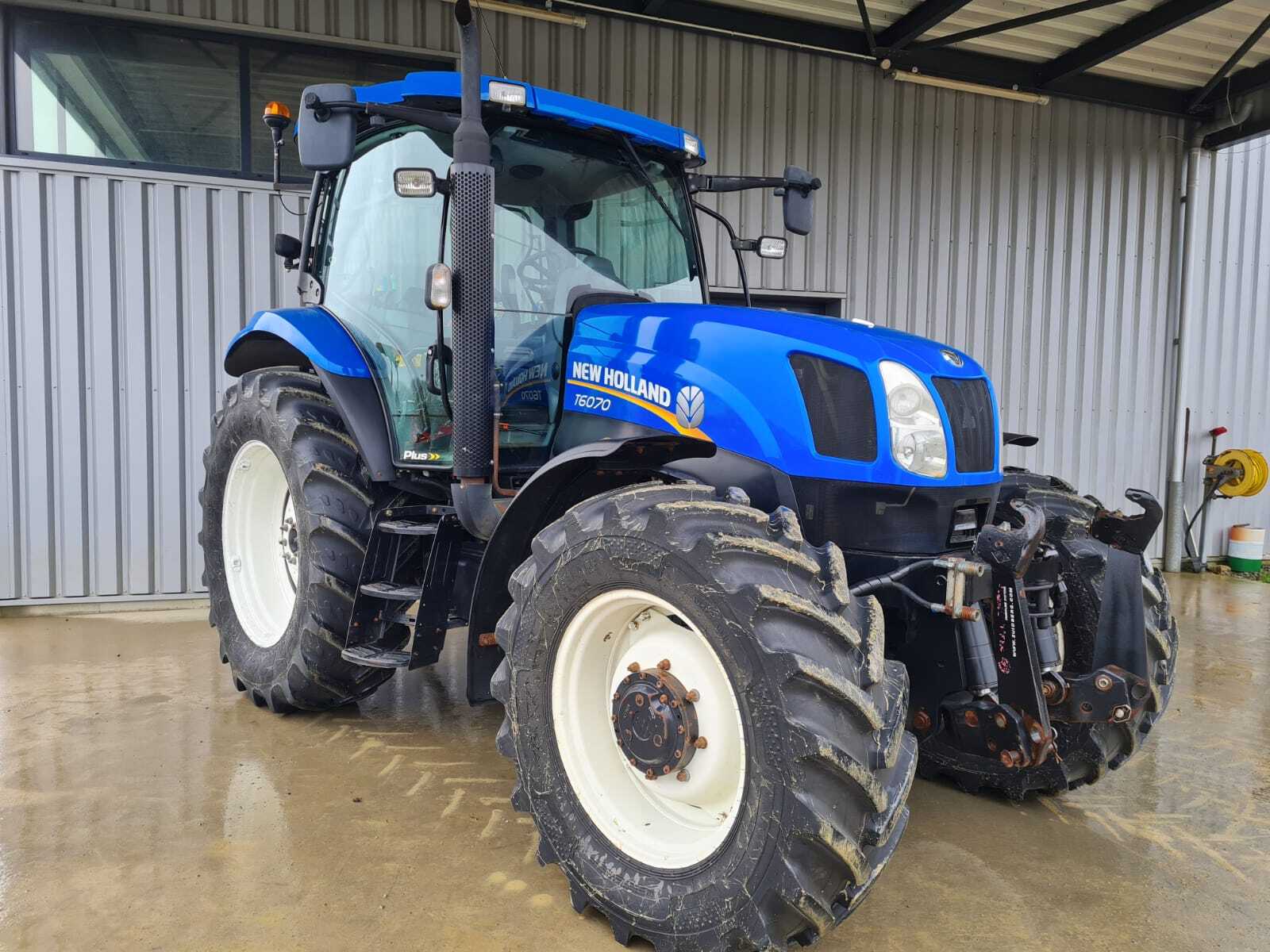 NEW HOLLAND T6070 PLUS
