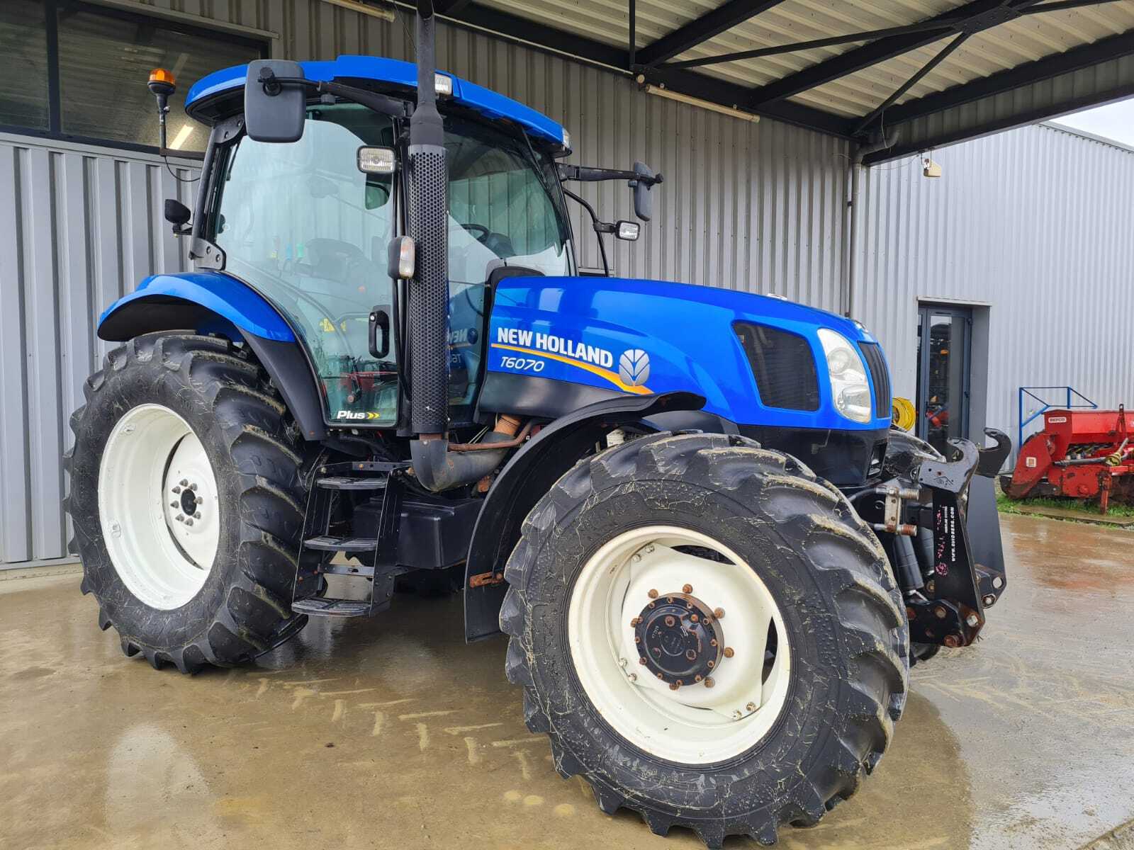 NEW HOLLAND T6070 PLUS