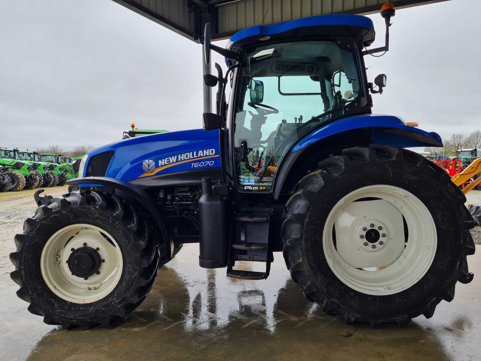 NEW HOLLAND T6070 PLUS