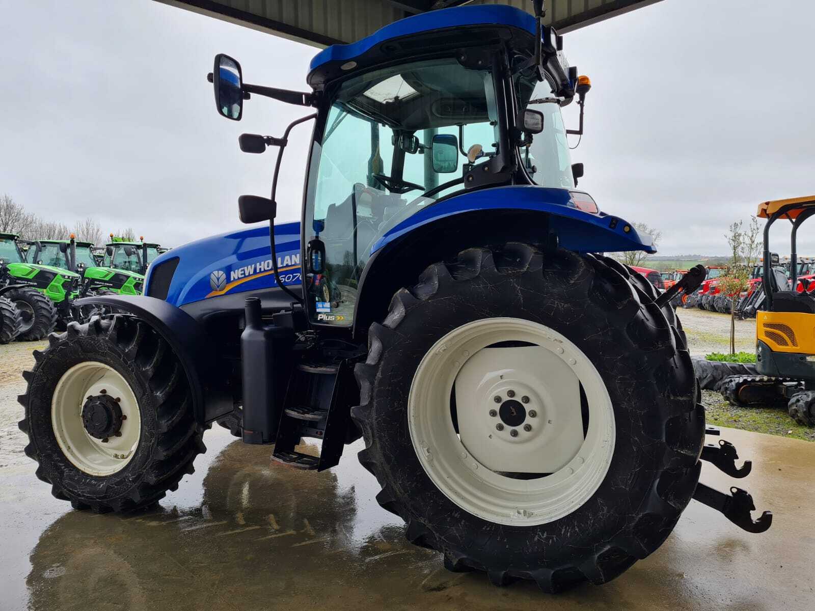 NEW HOLLAND T6070 PLUS