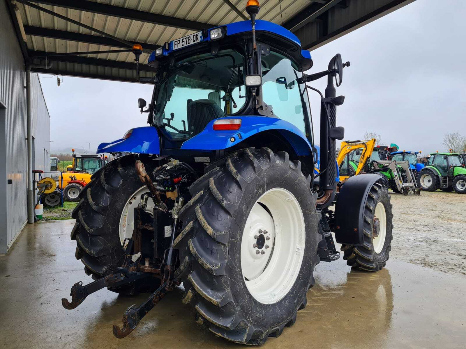 NEW HOLLAND T6070 PLUS