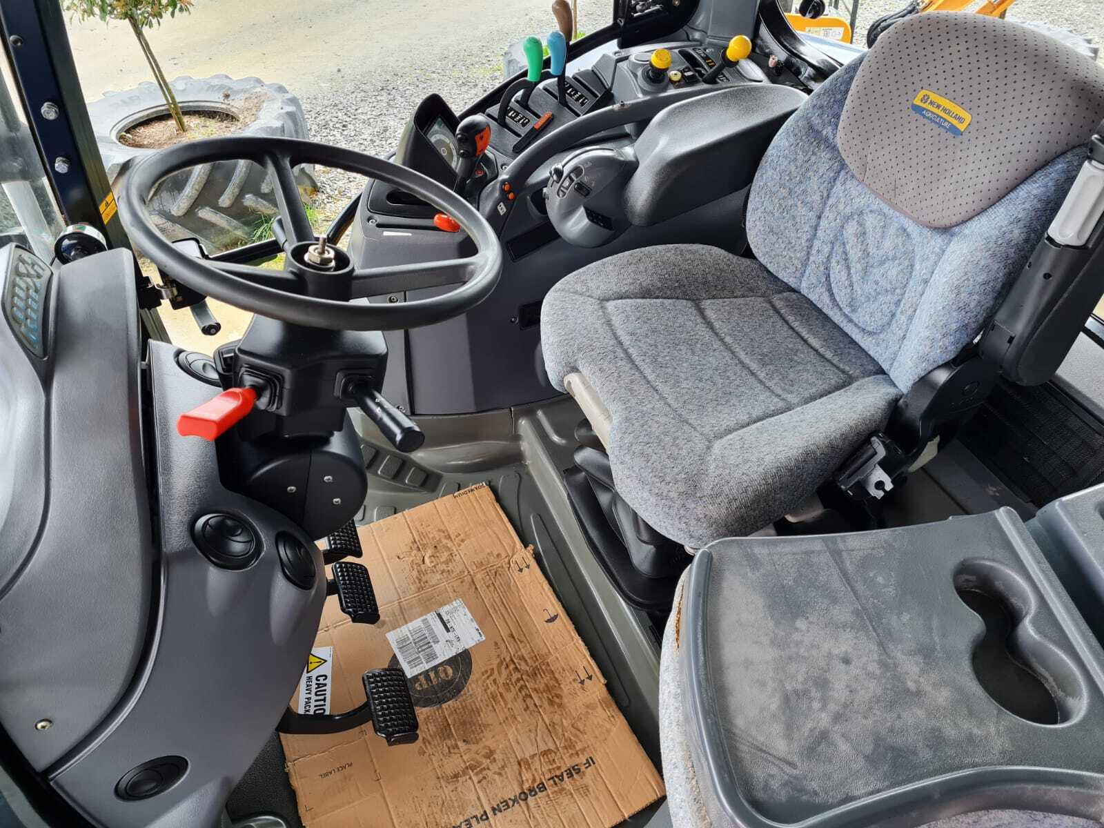 NEW HOLLAND T6070 PLUS