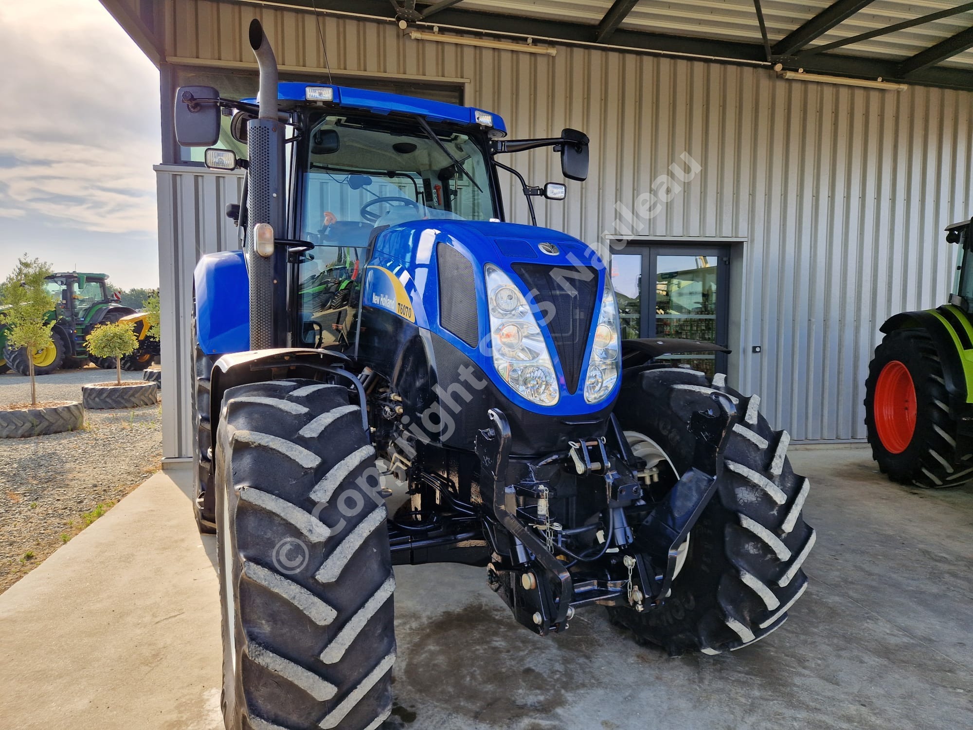 NEW HOLLAND T6070 RANGE COMMAND