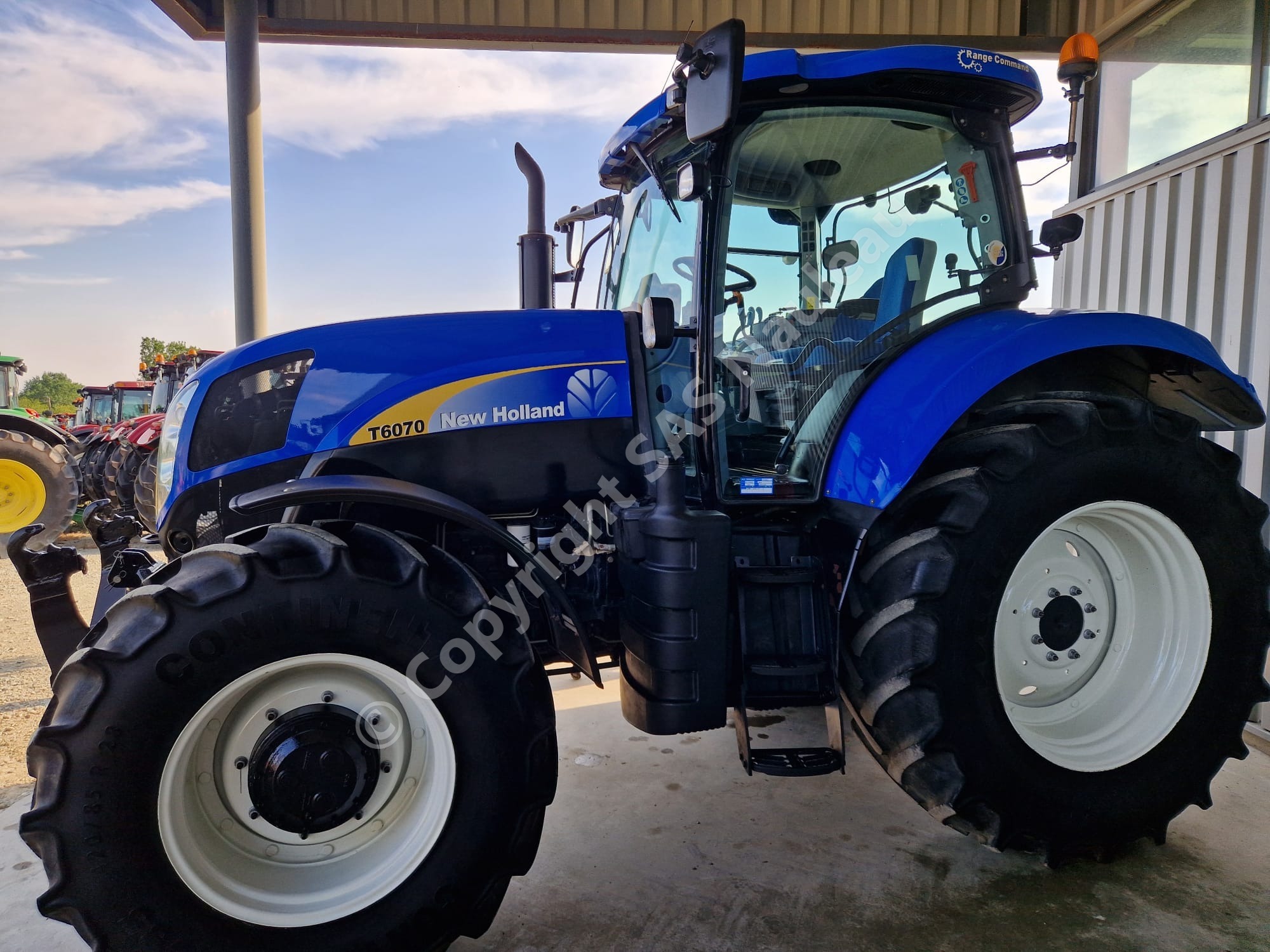 NEW HOLLAND T6070 RANGE COMMAND