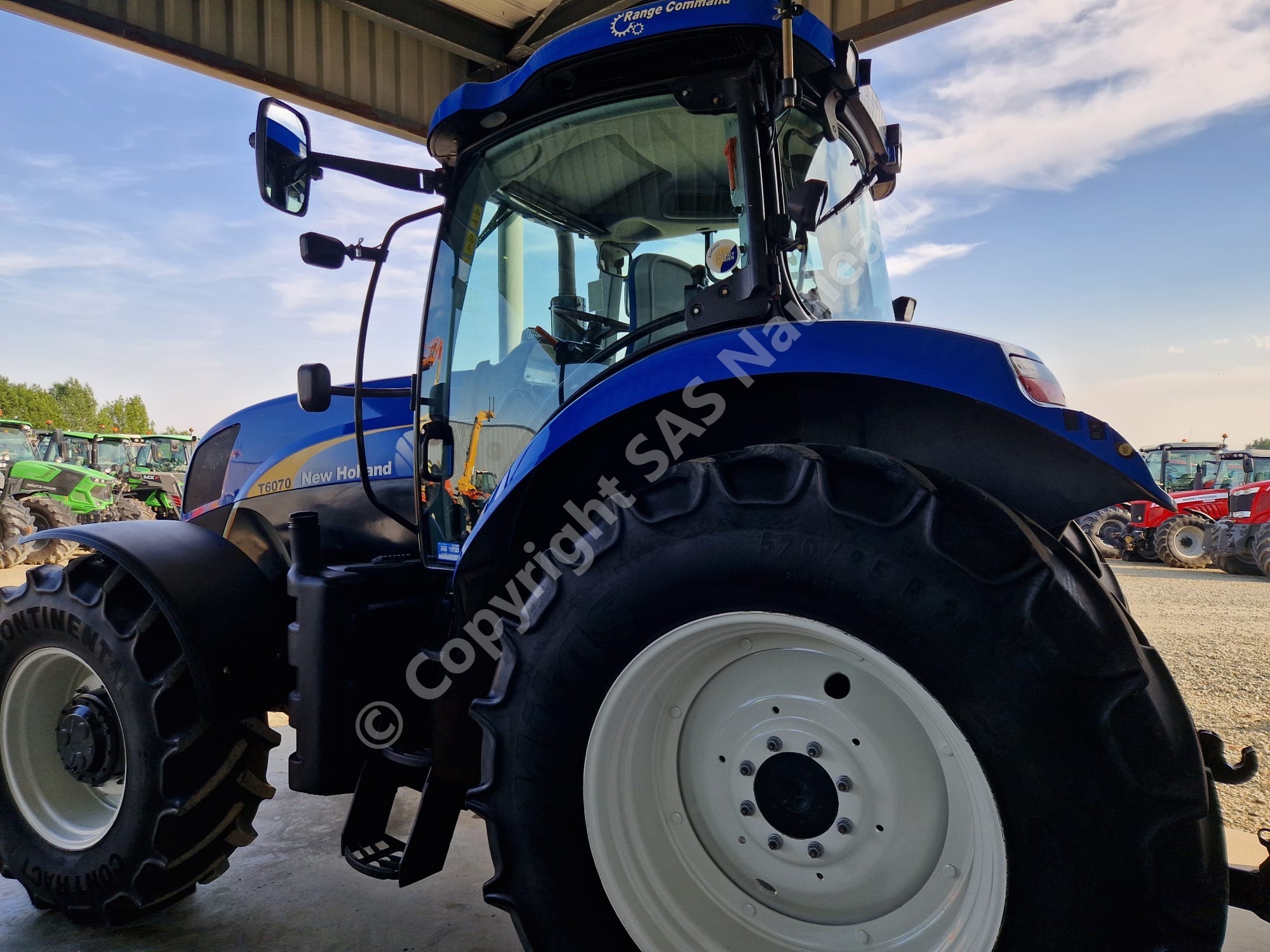 NEW HOLLAND T6070 RANGE COMMAND