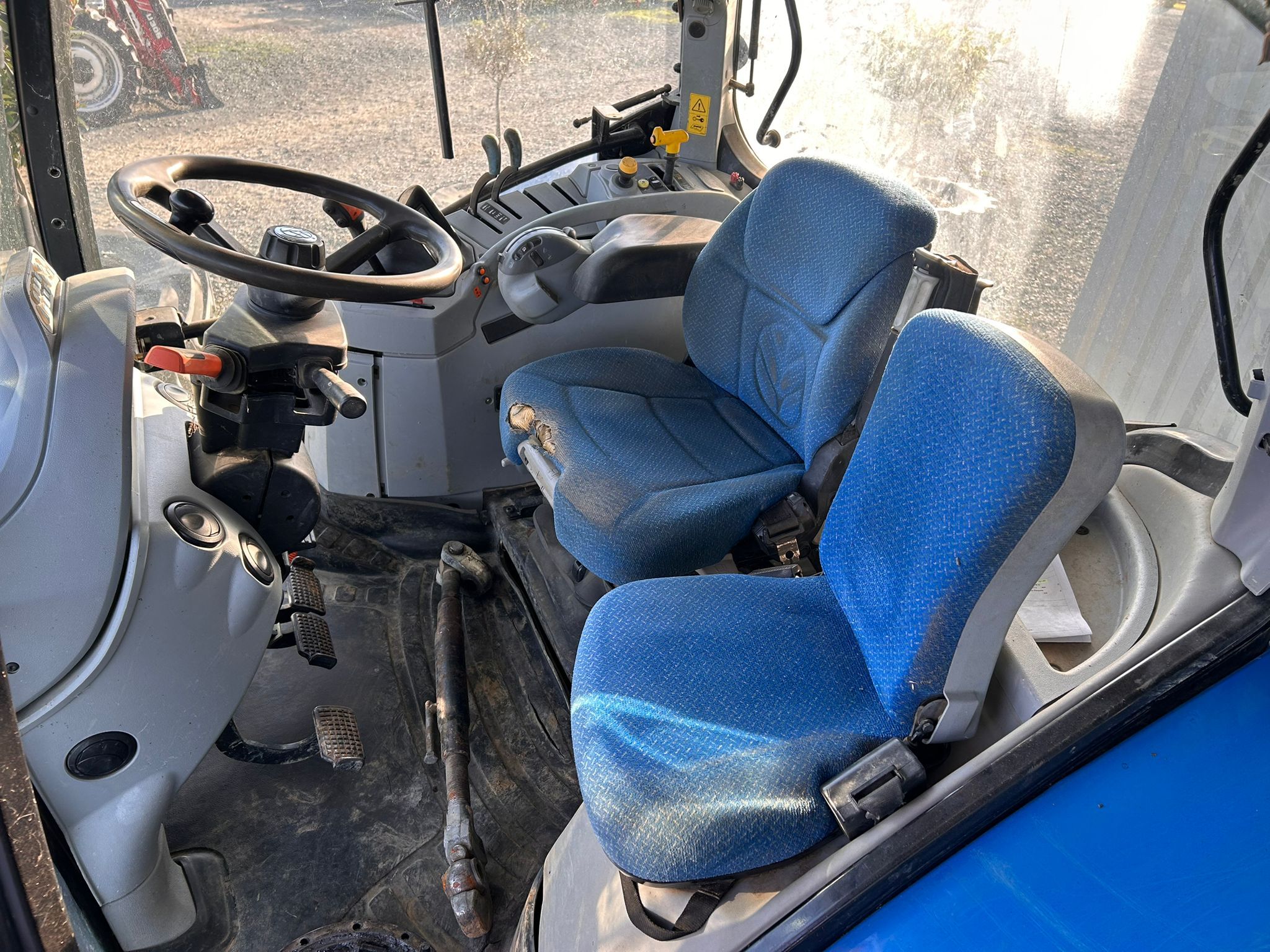 NEW HOLLAND T6.140 EC