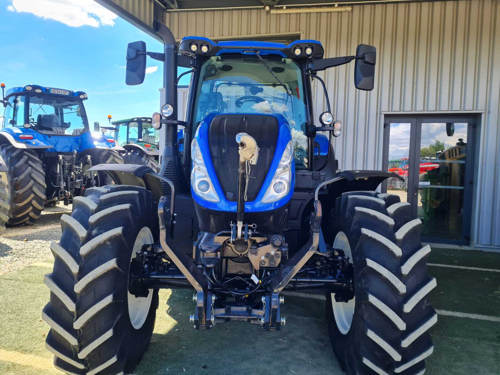 NEW HOLLAND T6.145 AC