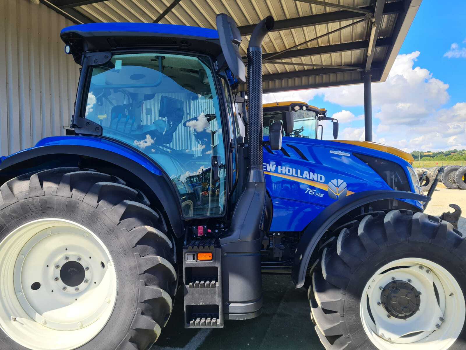 NEW HOLLAND T6.145 AC