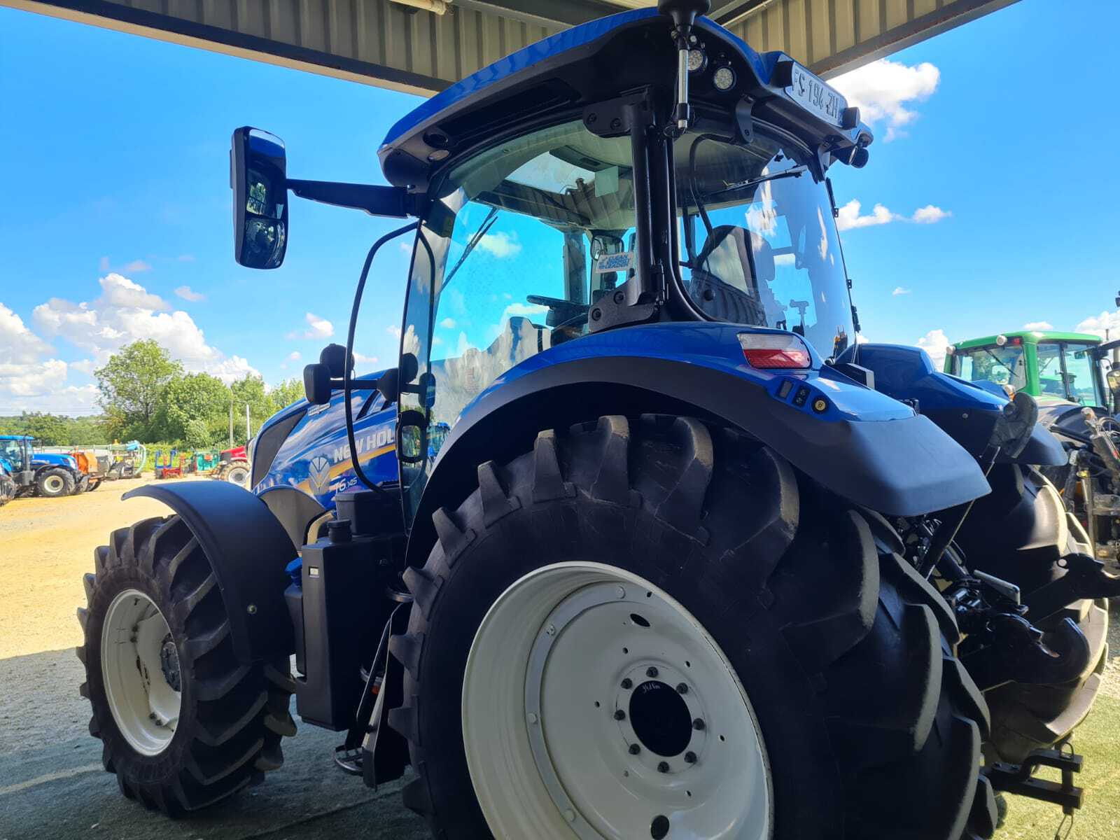 NEW HOLLAND T6.145 AC