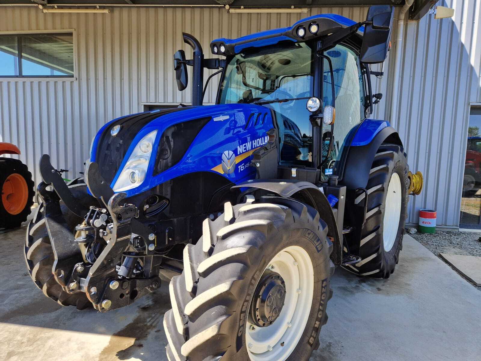 NEW HOLLAND T6.145 AC