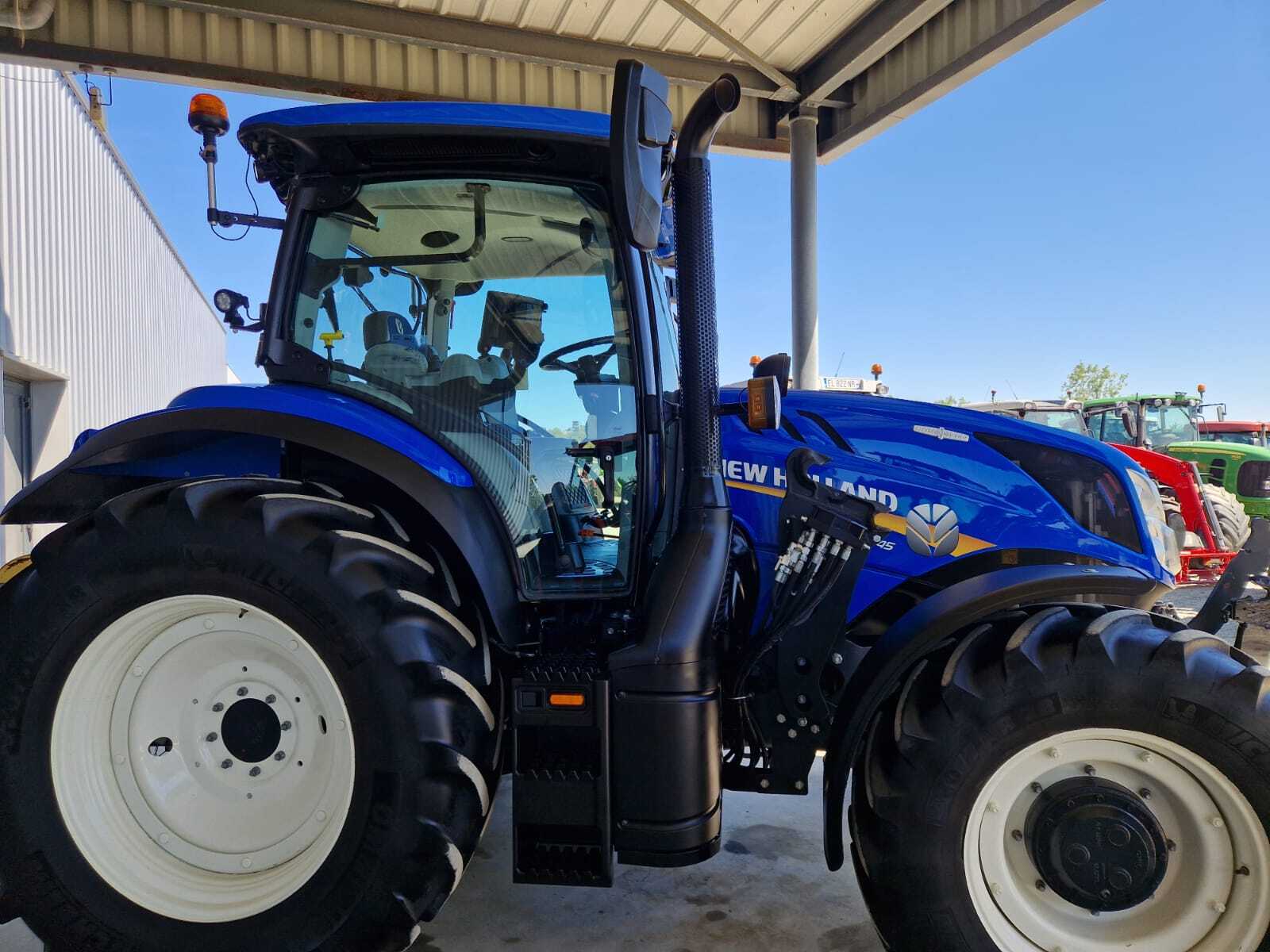 NEW HOLLAND T6.145 AC