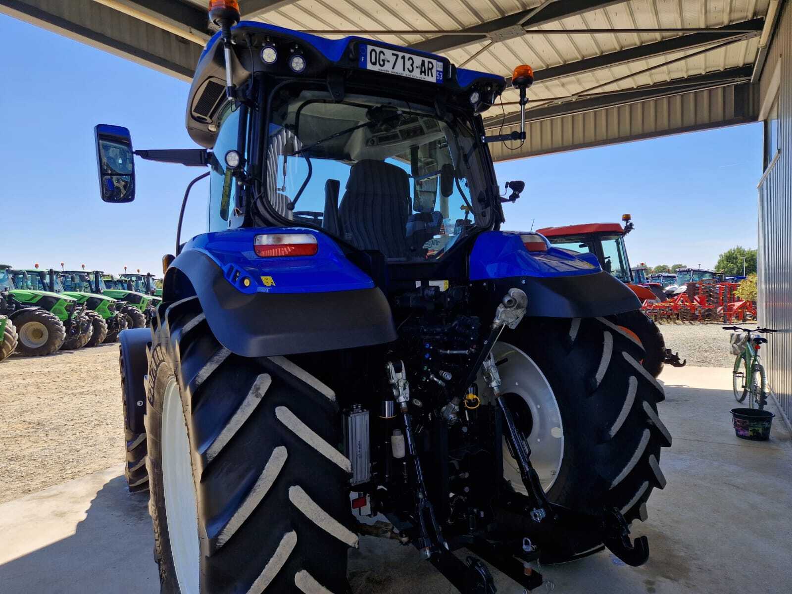 NEW HOLLAND T6.145 AC