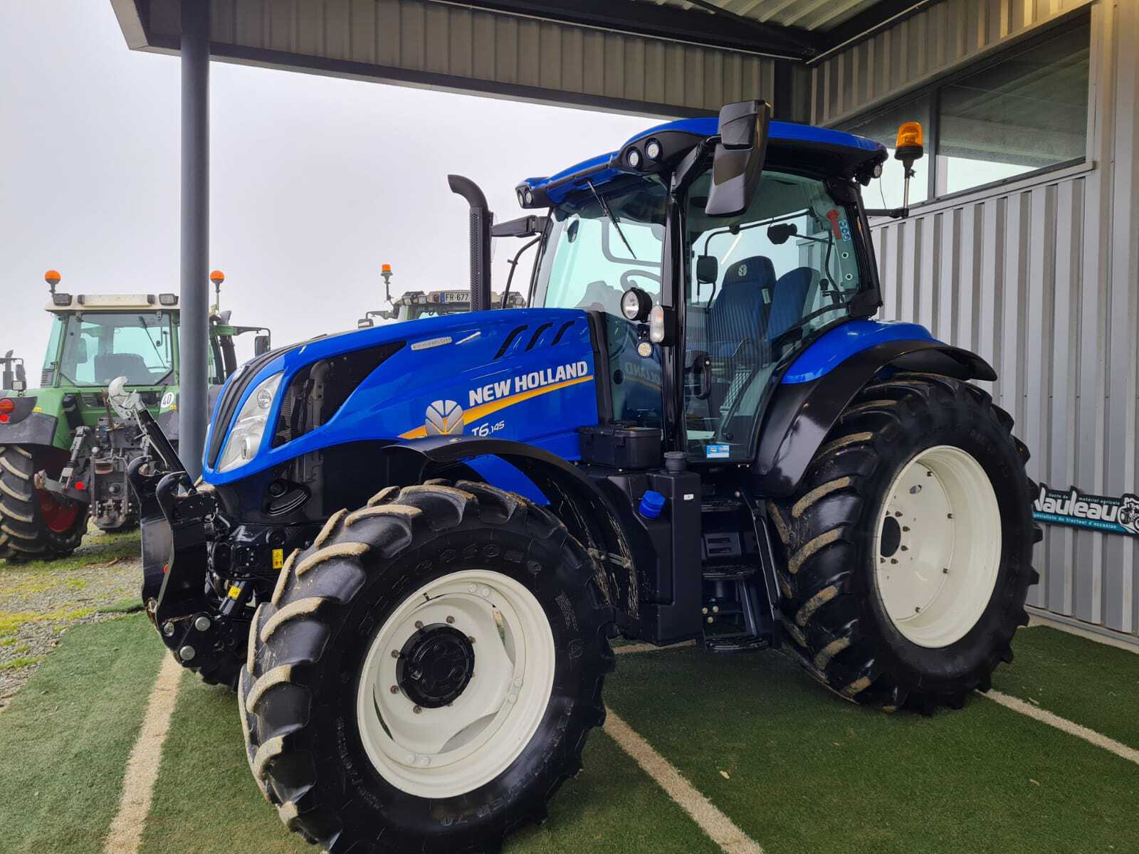 NEW HOLLAND T6.145 DC